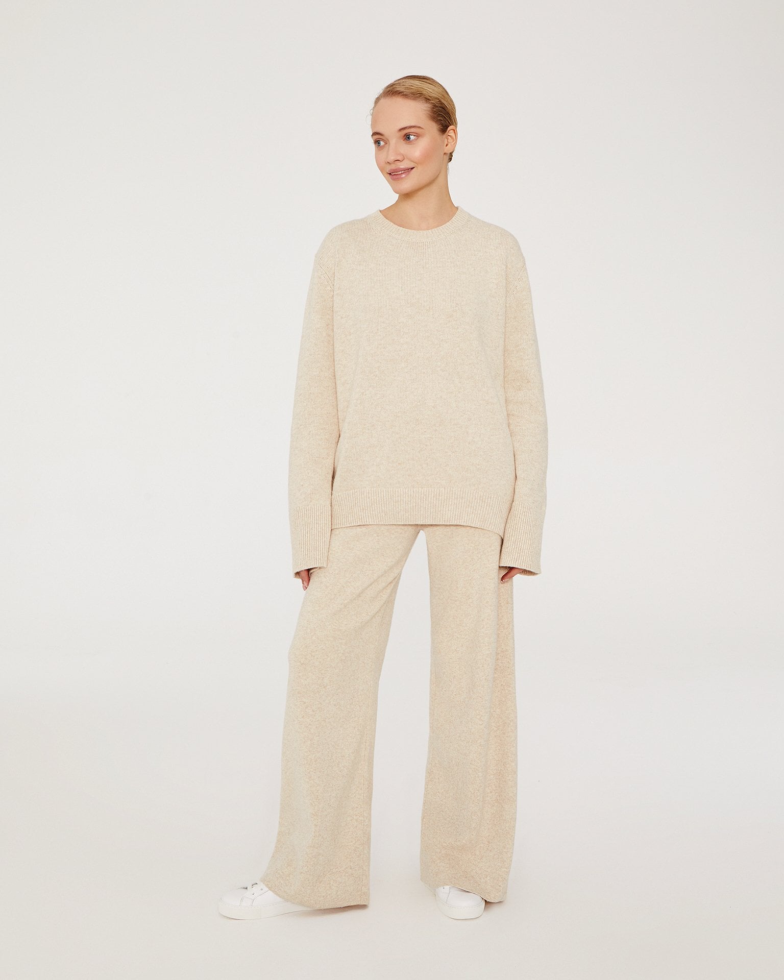 Beige knit trousers