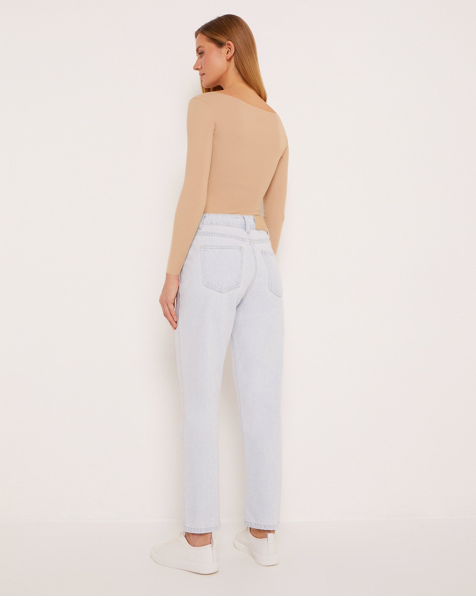 Mom jeans in light blue