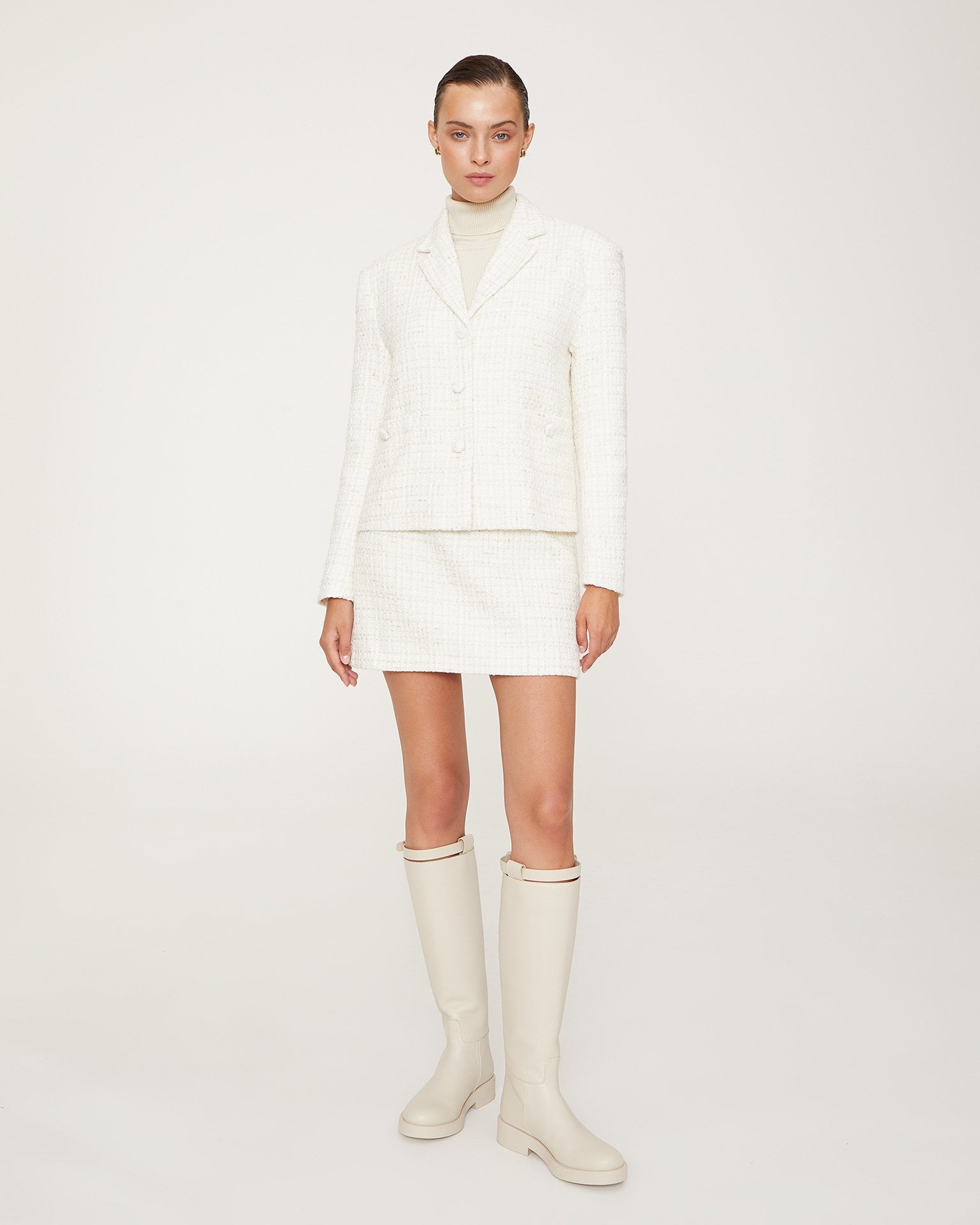 White single-breasted jacket