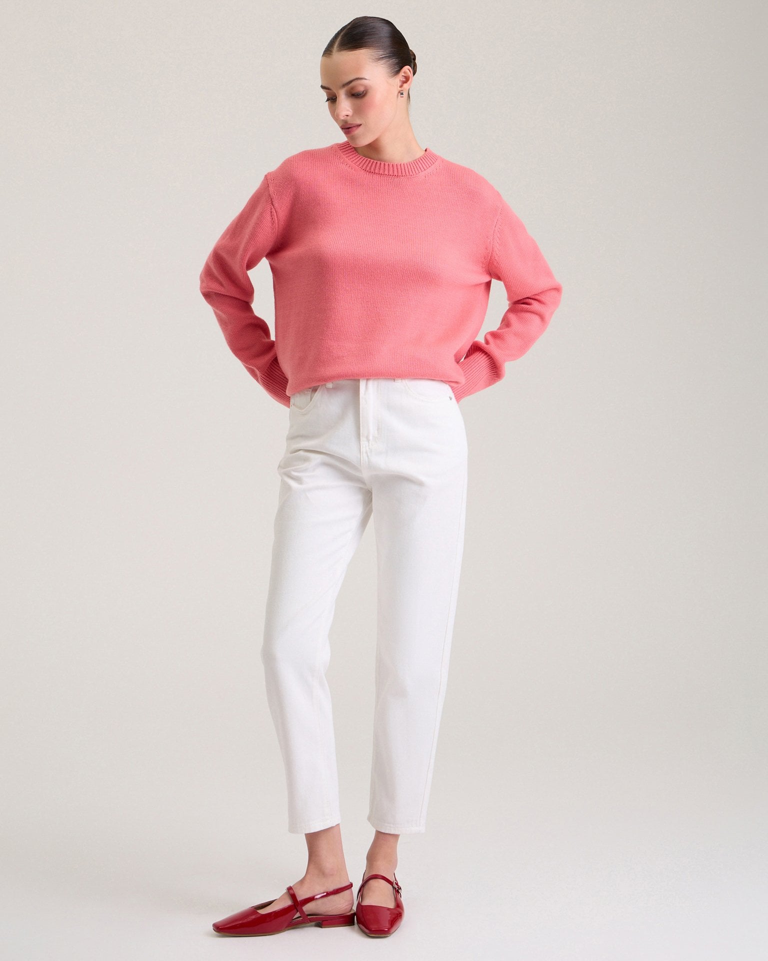 White cropped jeans