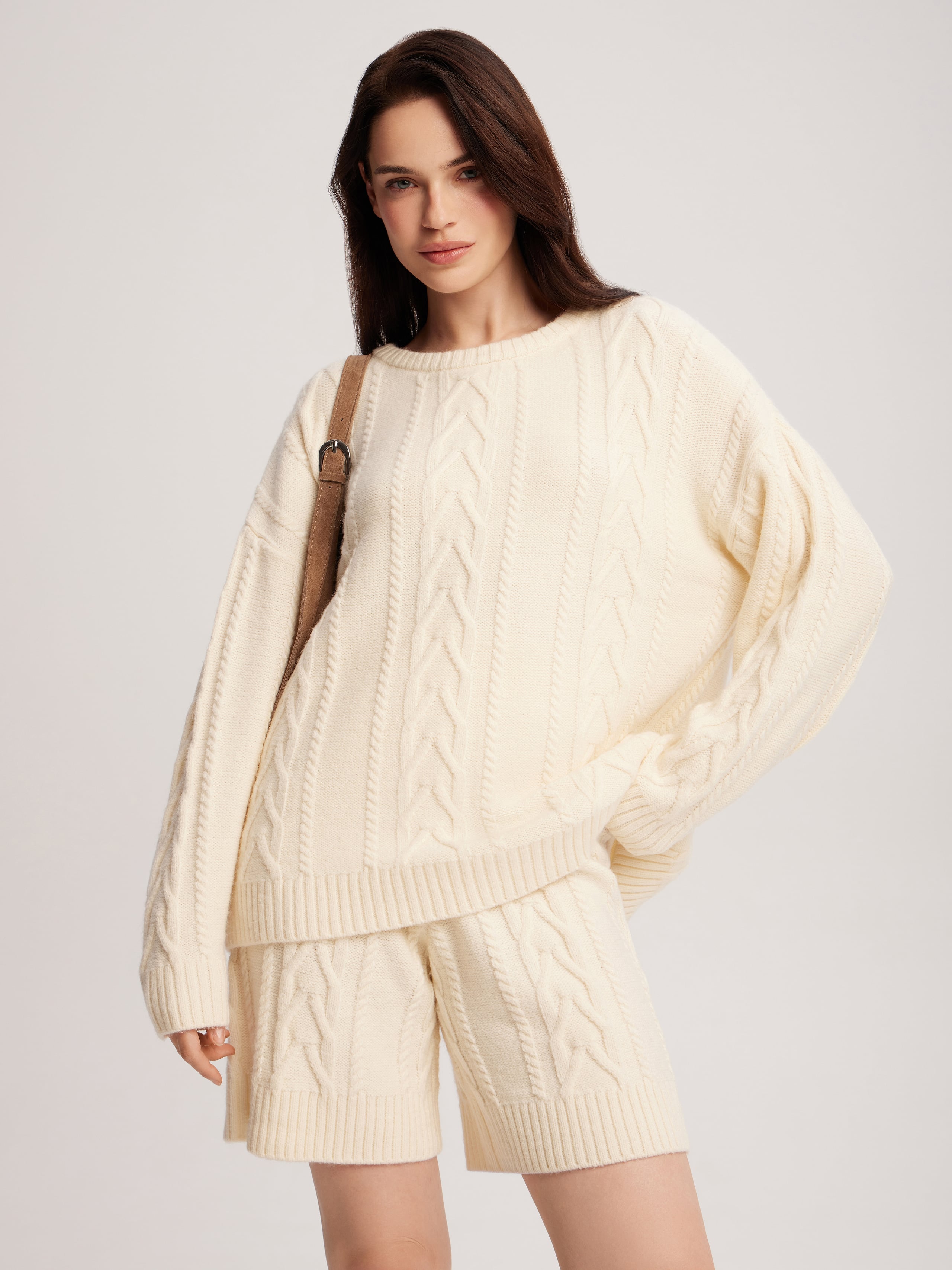 Knitted suit with shorts