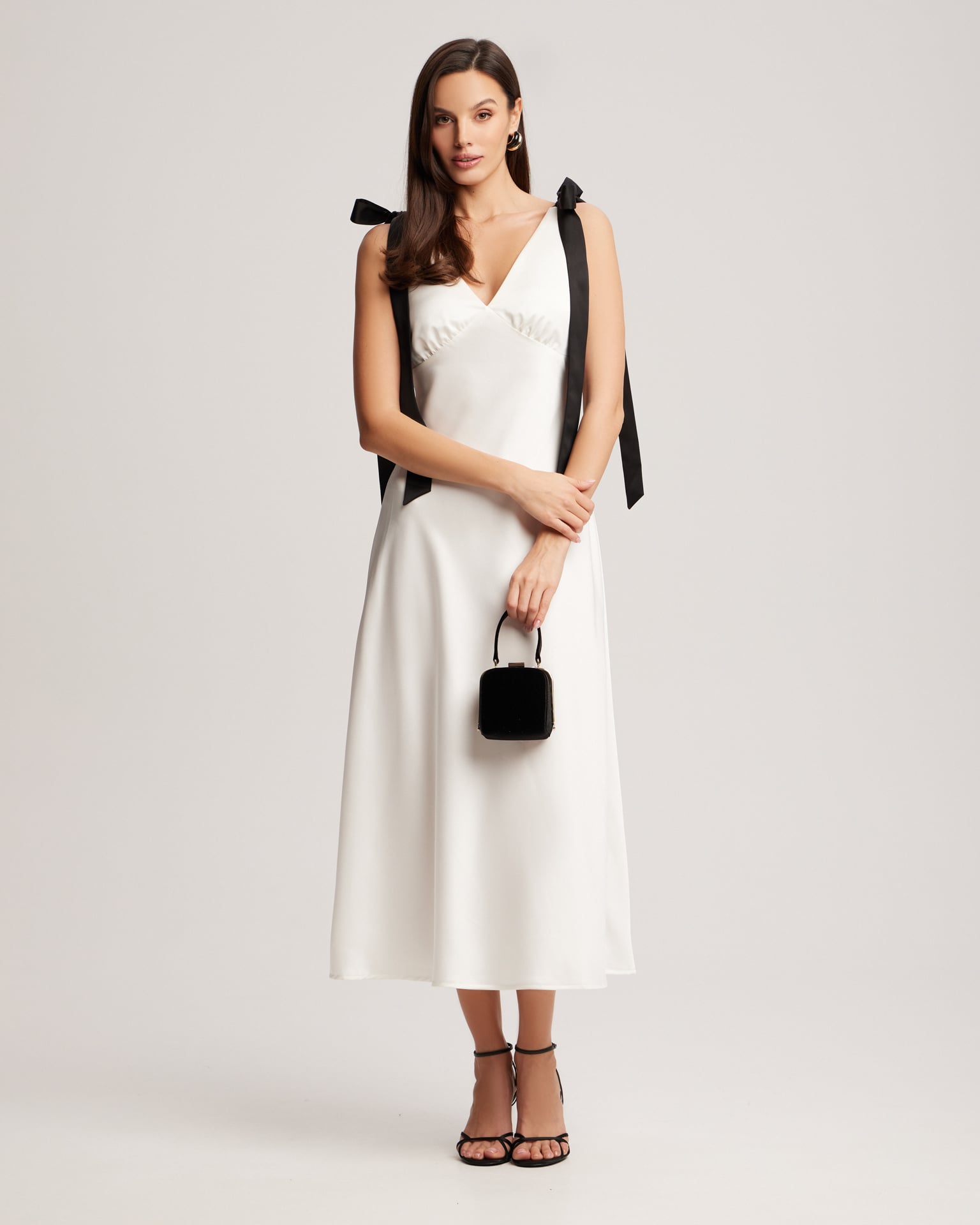 Dress with a V-neck