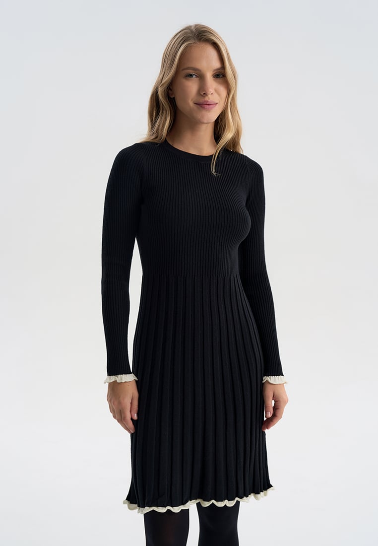 Dress with long sleeves