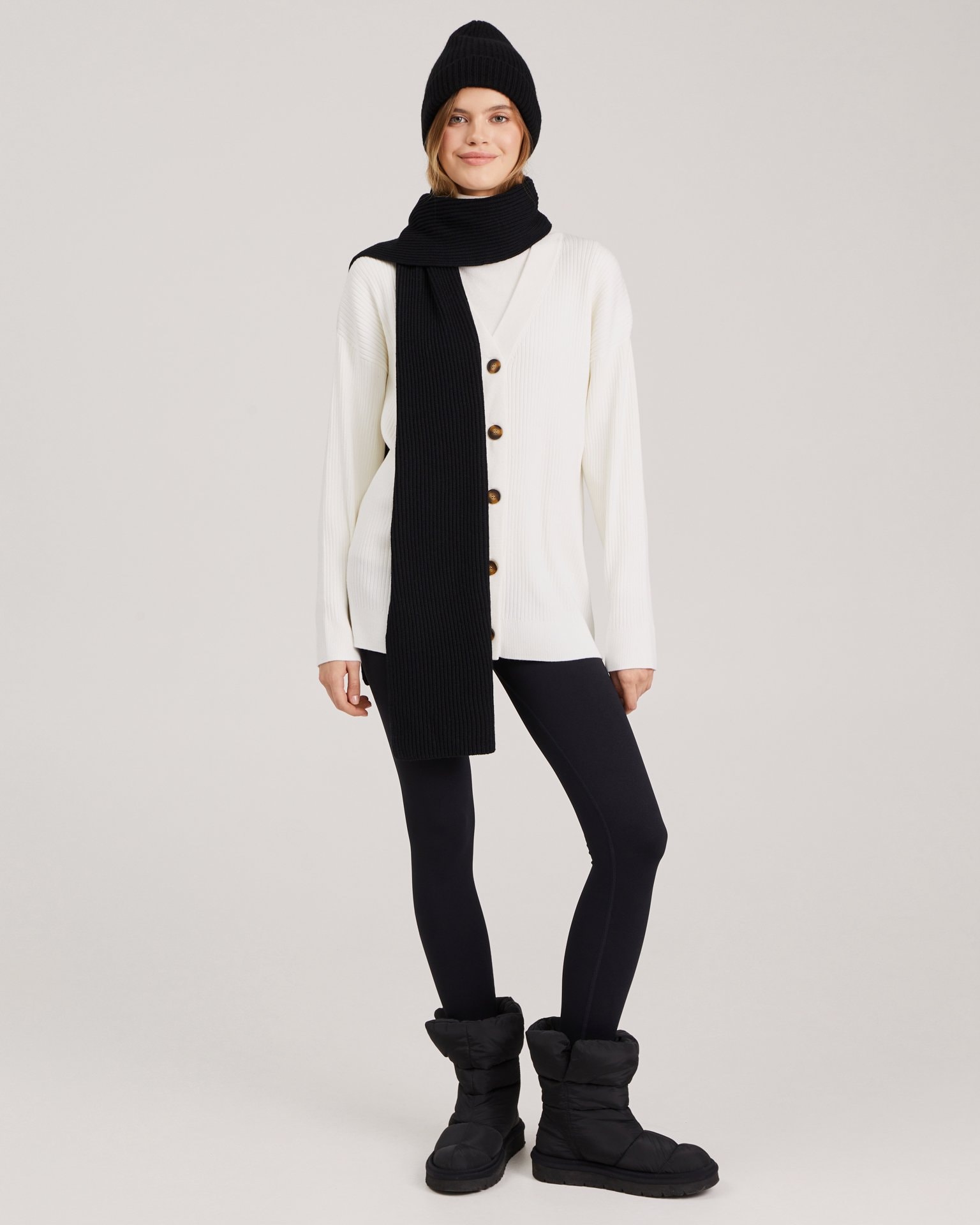 Black scarf, Black — photo 3