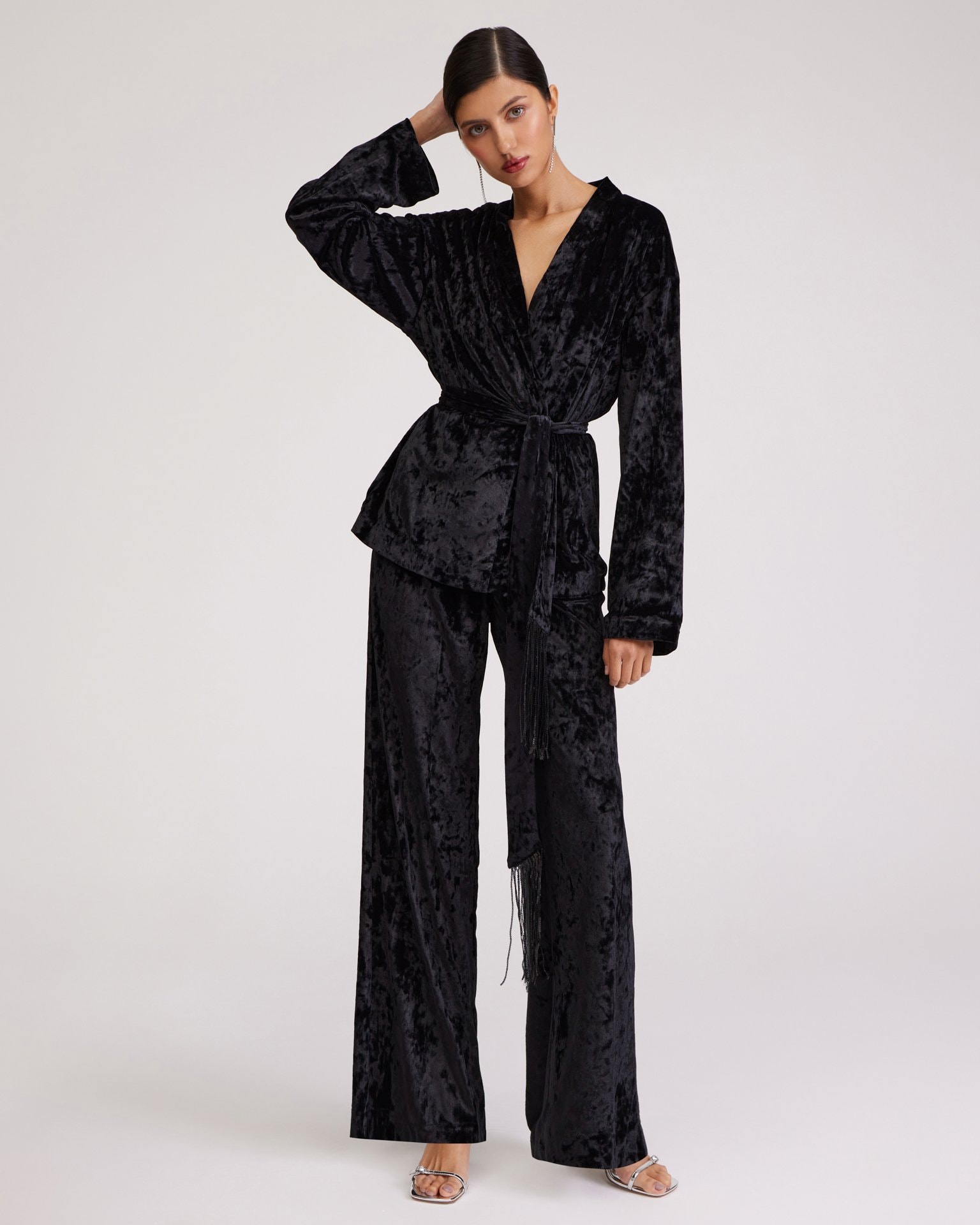 Black velvet trousers, Black
