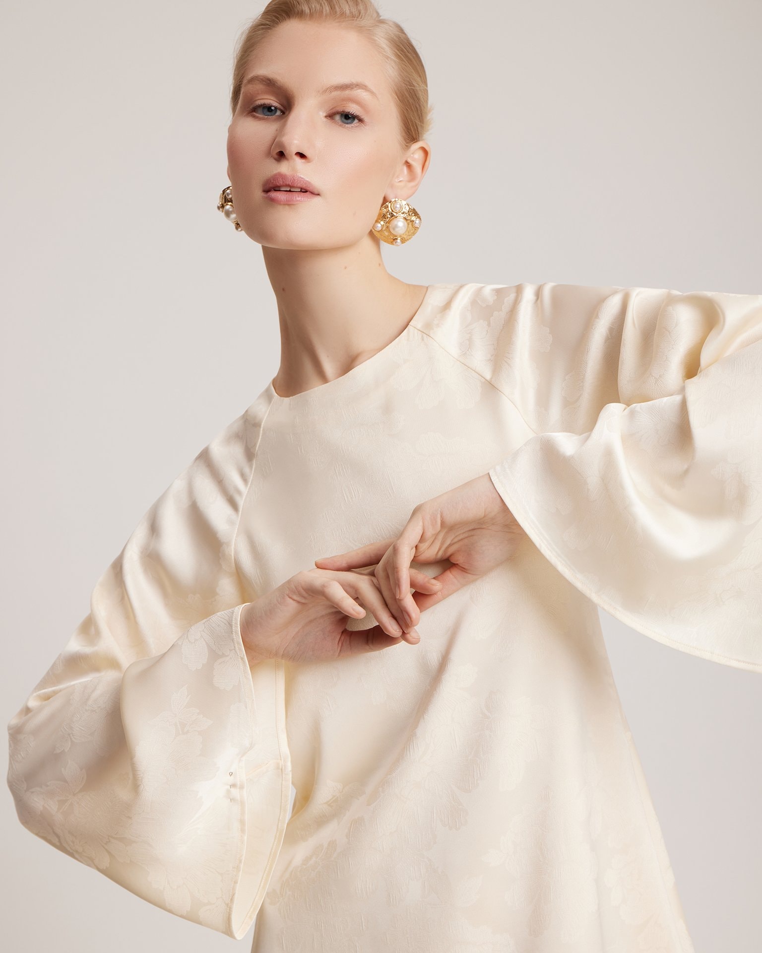 Open-back dress, Milky — photo 2