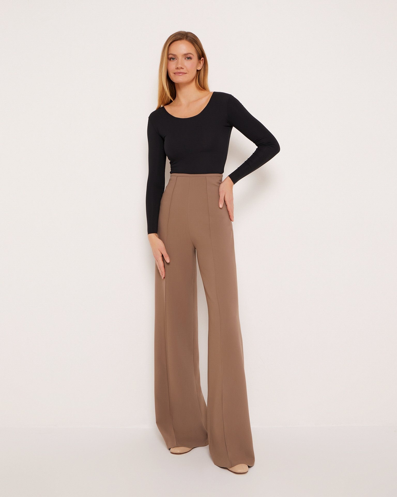 High-waisted trousers, Brown