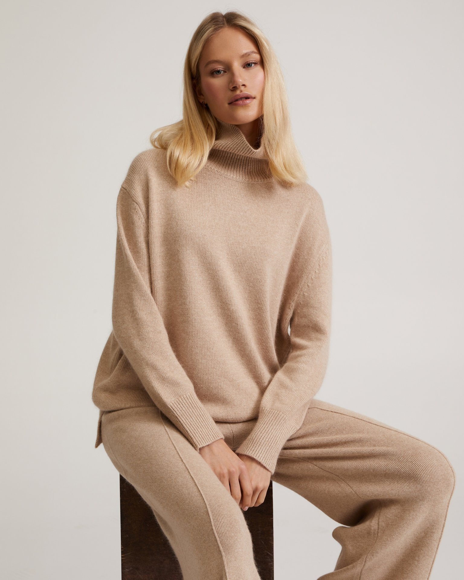 A knitwear suit in beige, Beige — photo 2