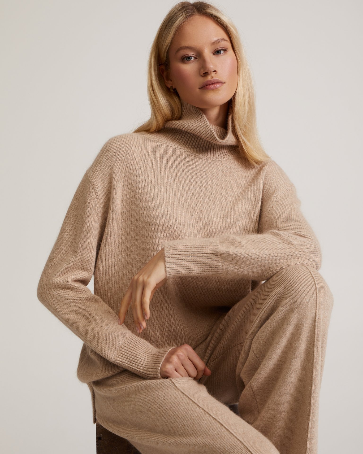 A knitwear suit in beige, Beige — photo 7