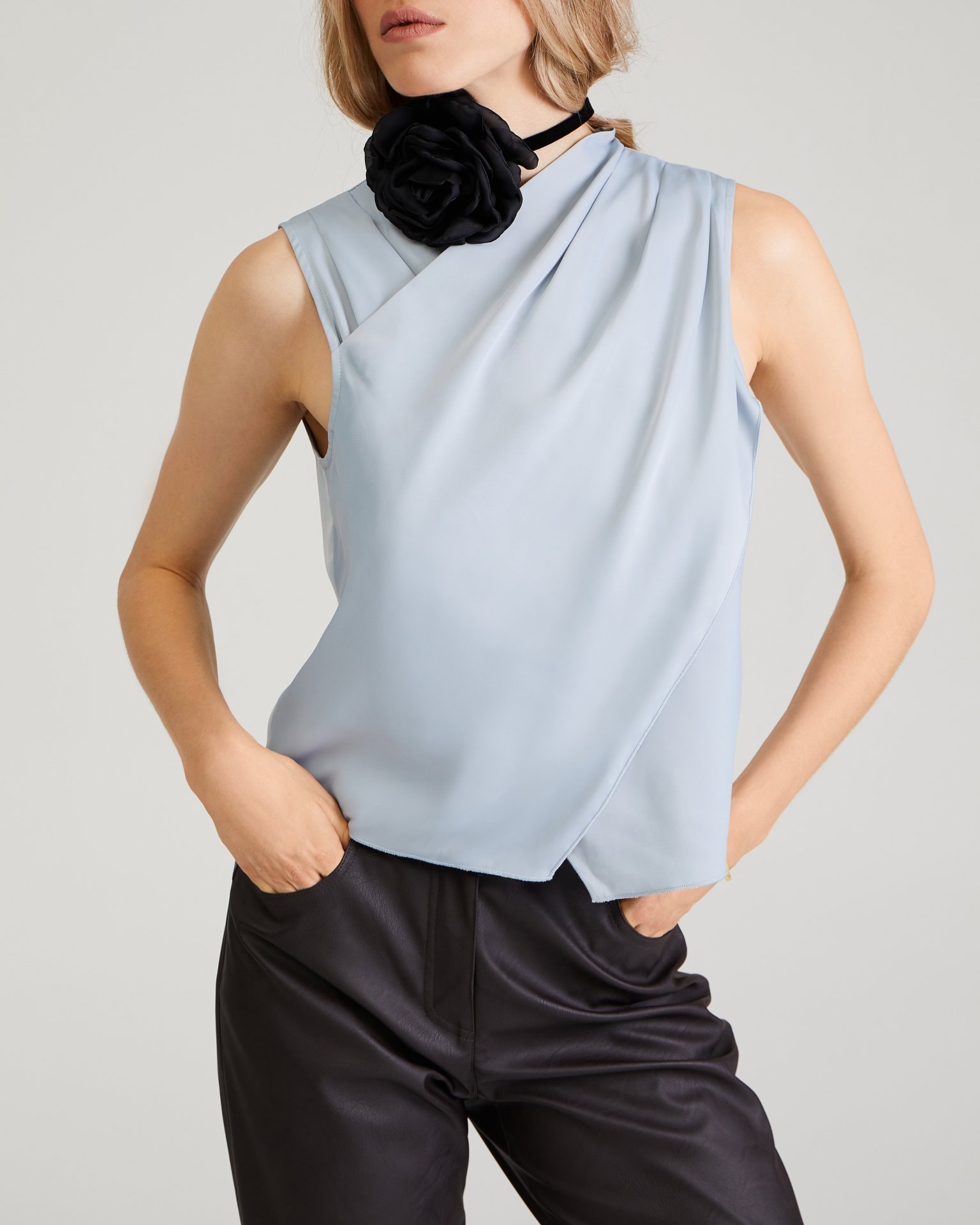 Flower accessory, Black