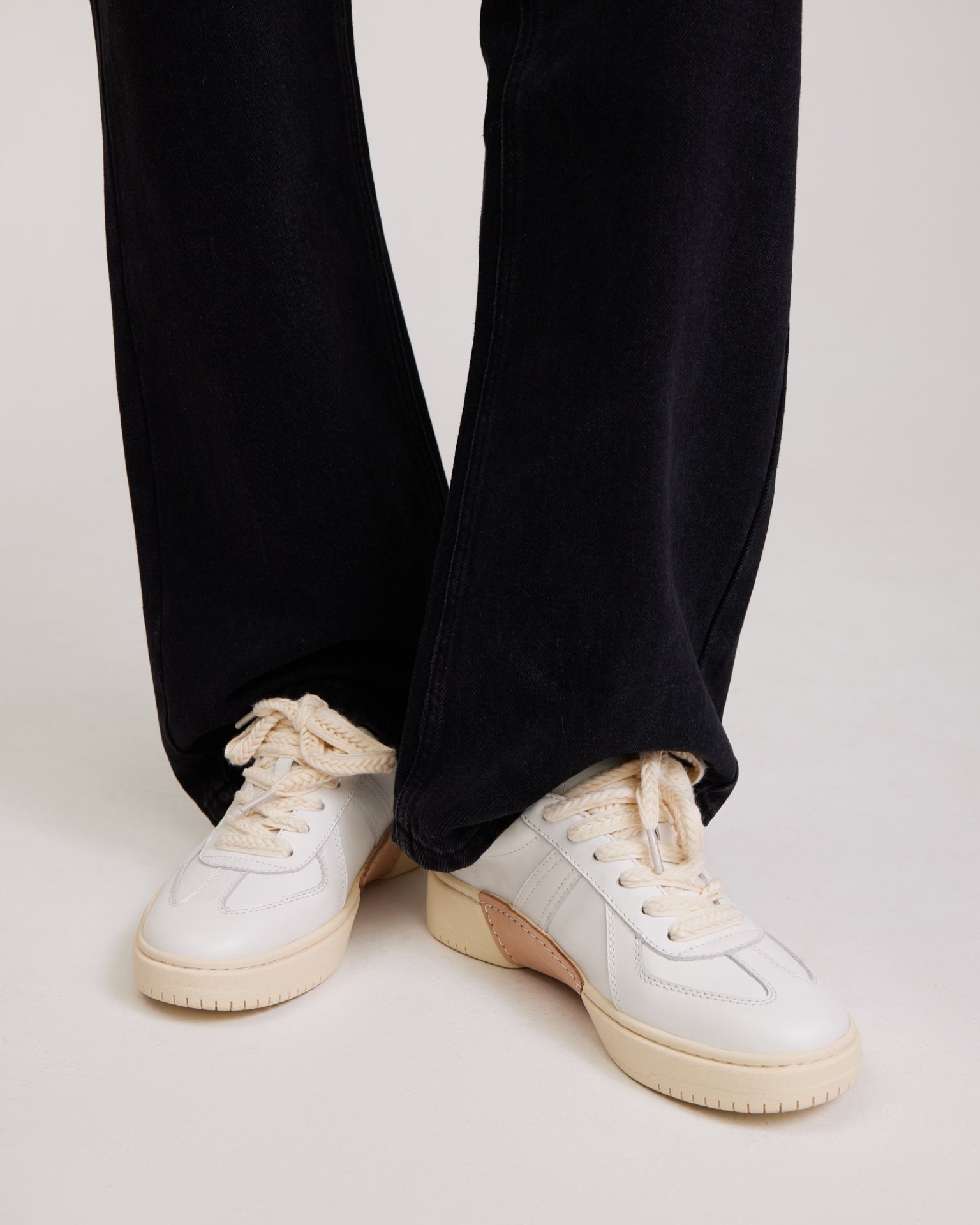 White trainers with inserts, White — photo 5
