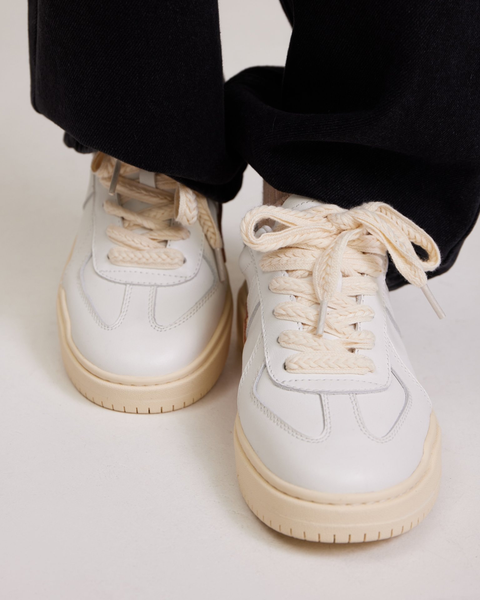 White trainers with inserts, White — photo 6