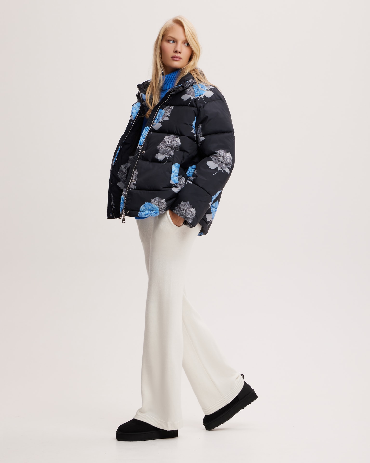 Puffer jacket with limited edition Hydrangea print, Graphite — photo 4