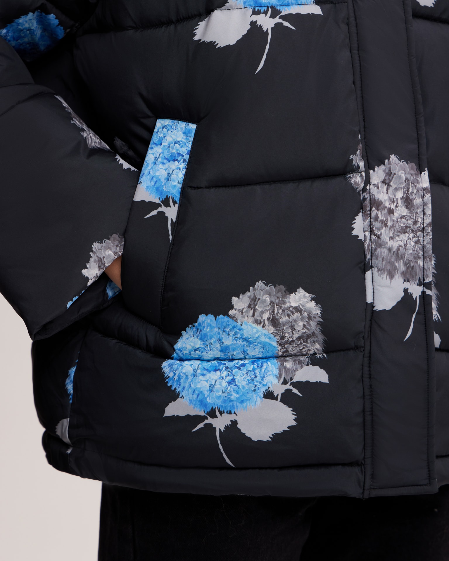 Puffer jacket with limited edition Hydrangea print, Graphite — photo 8