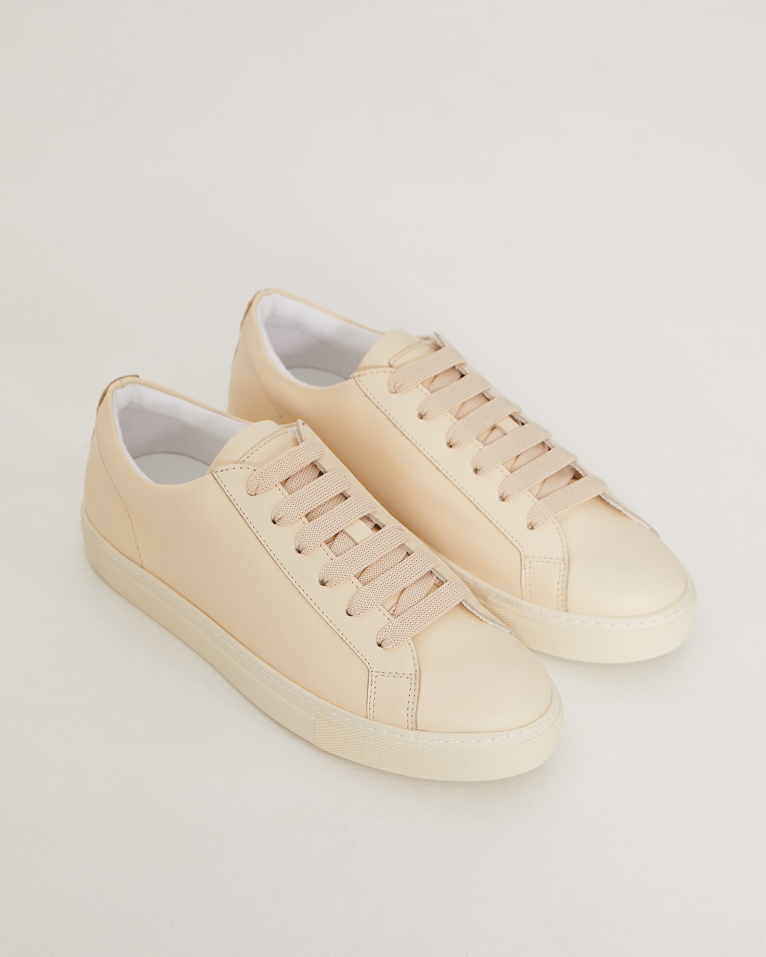 Trainers with rubber soles