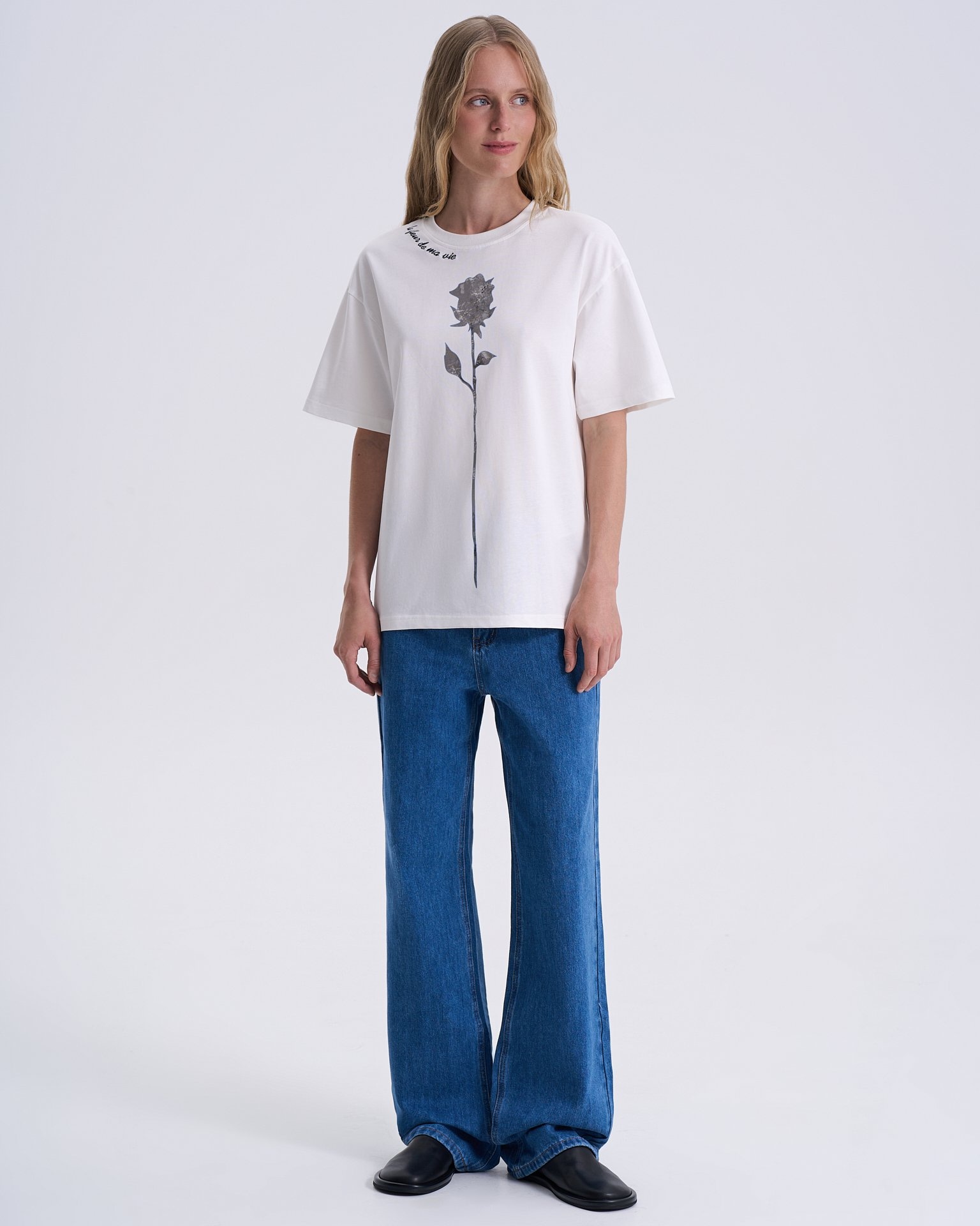 T-shirt with La fleur de ma vie embroidery