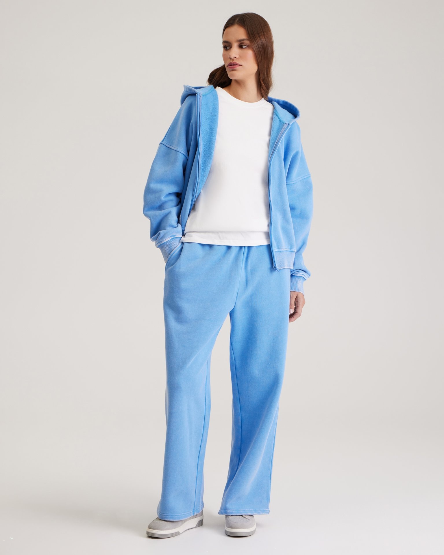 Straight-leg sport trousers