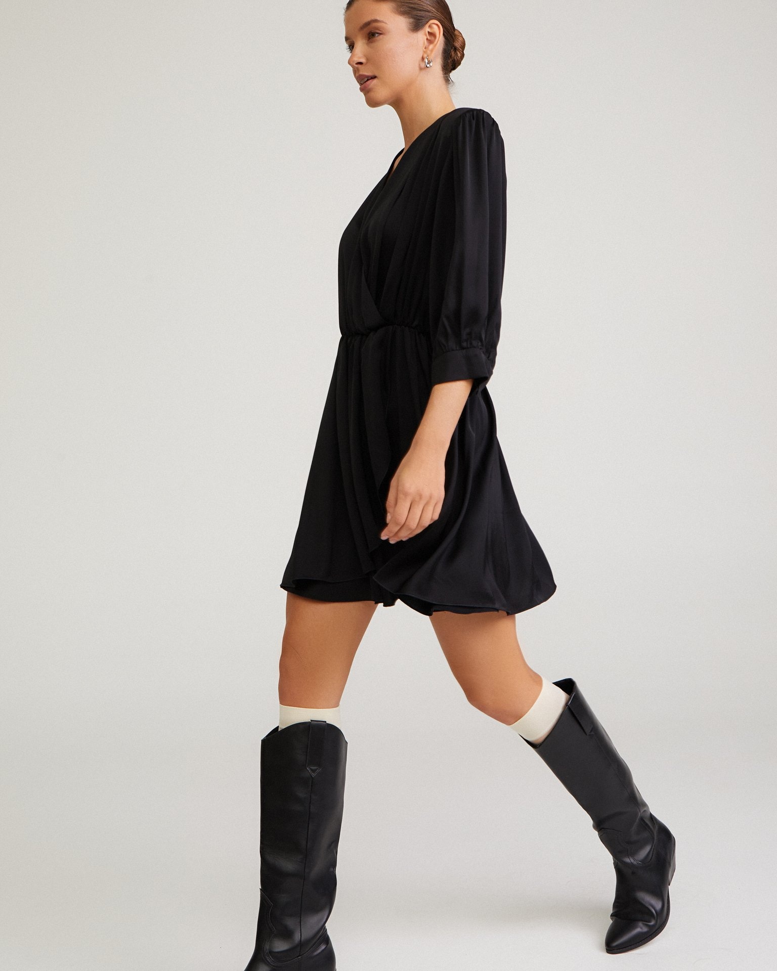 Long-sleeved mini dress