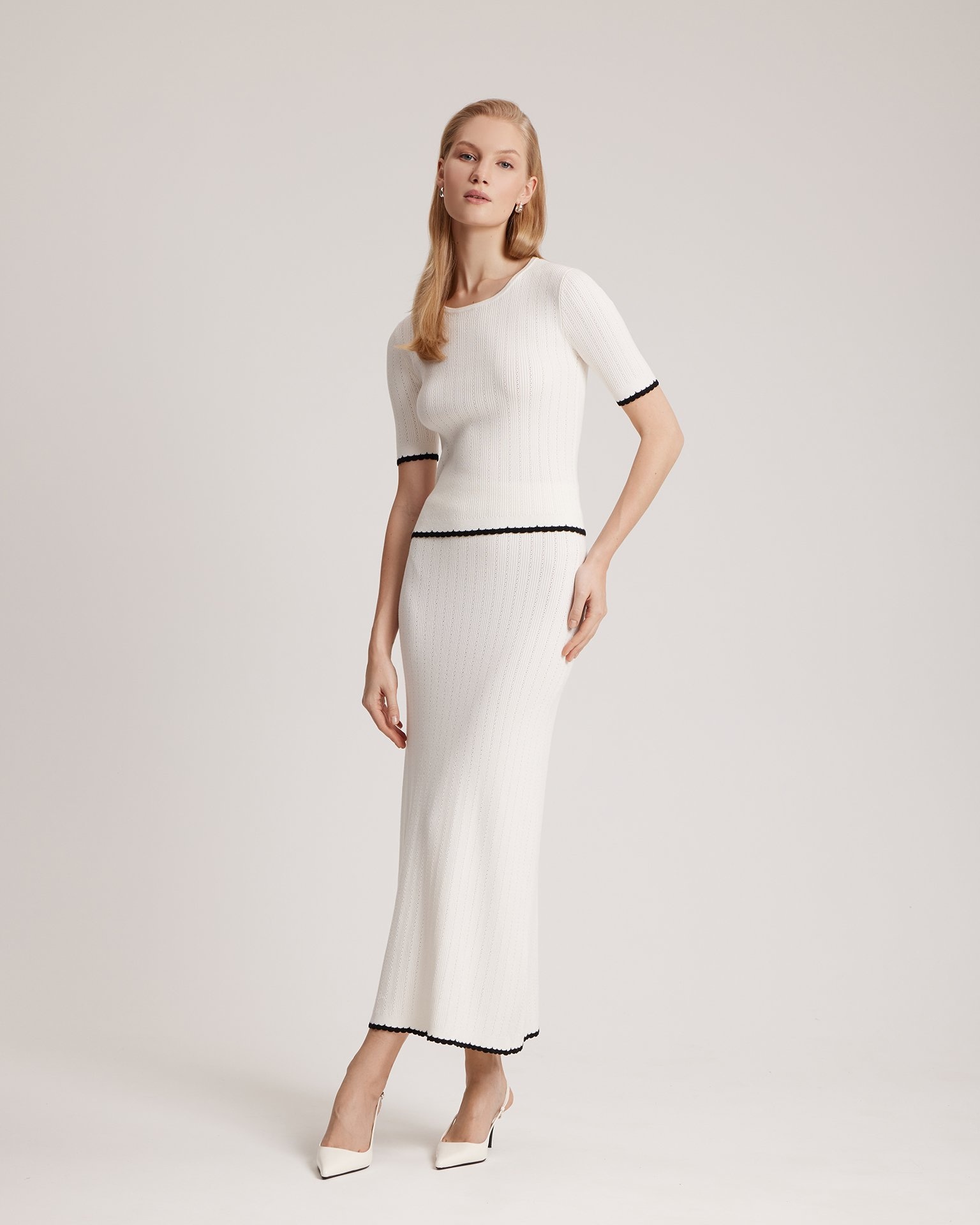 Midi skirt with piping