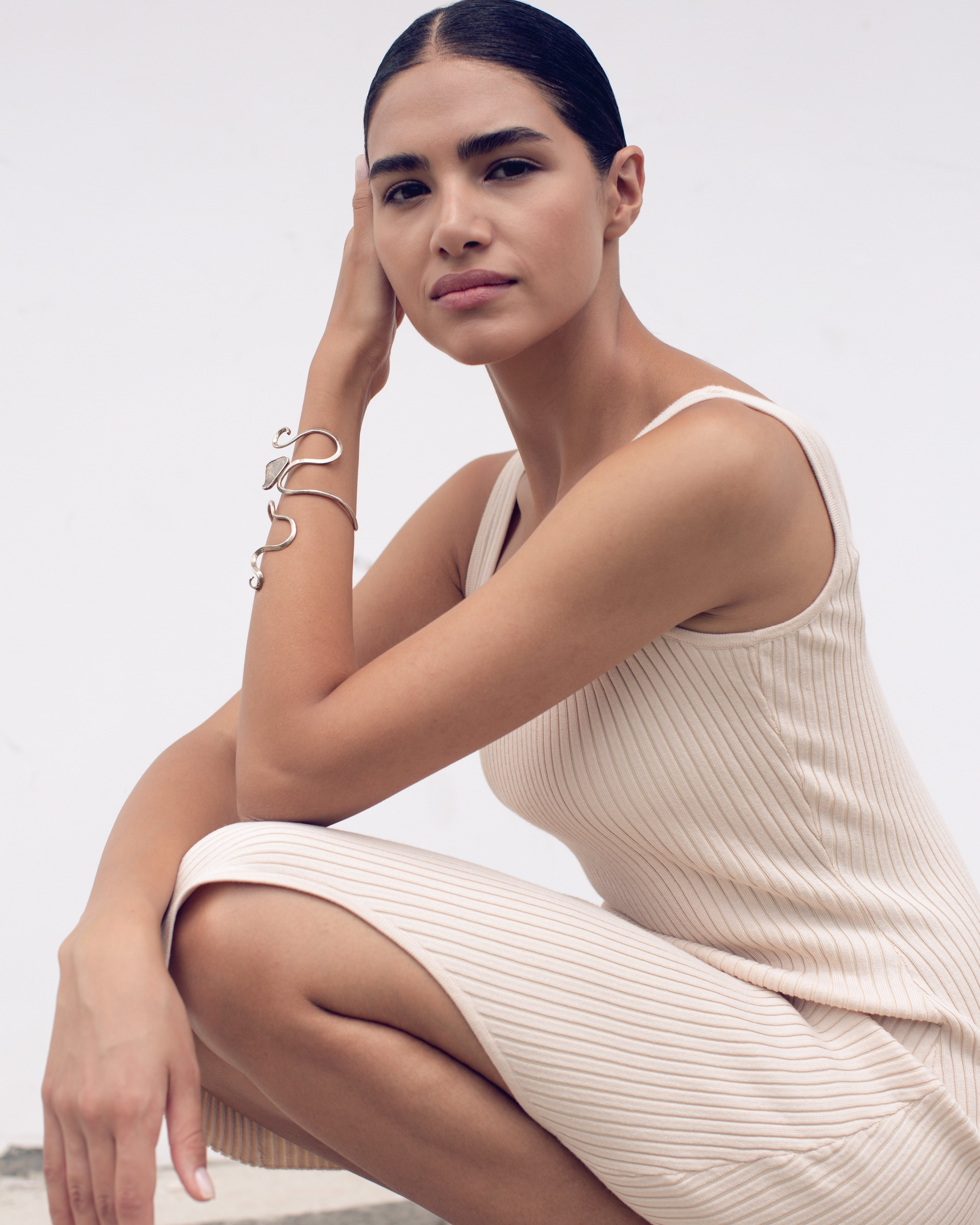 Dress with round neckline