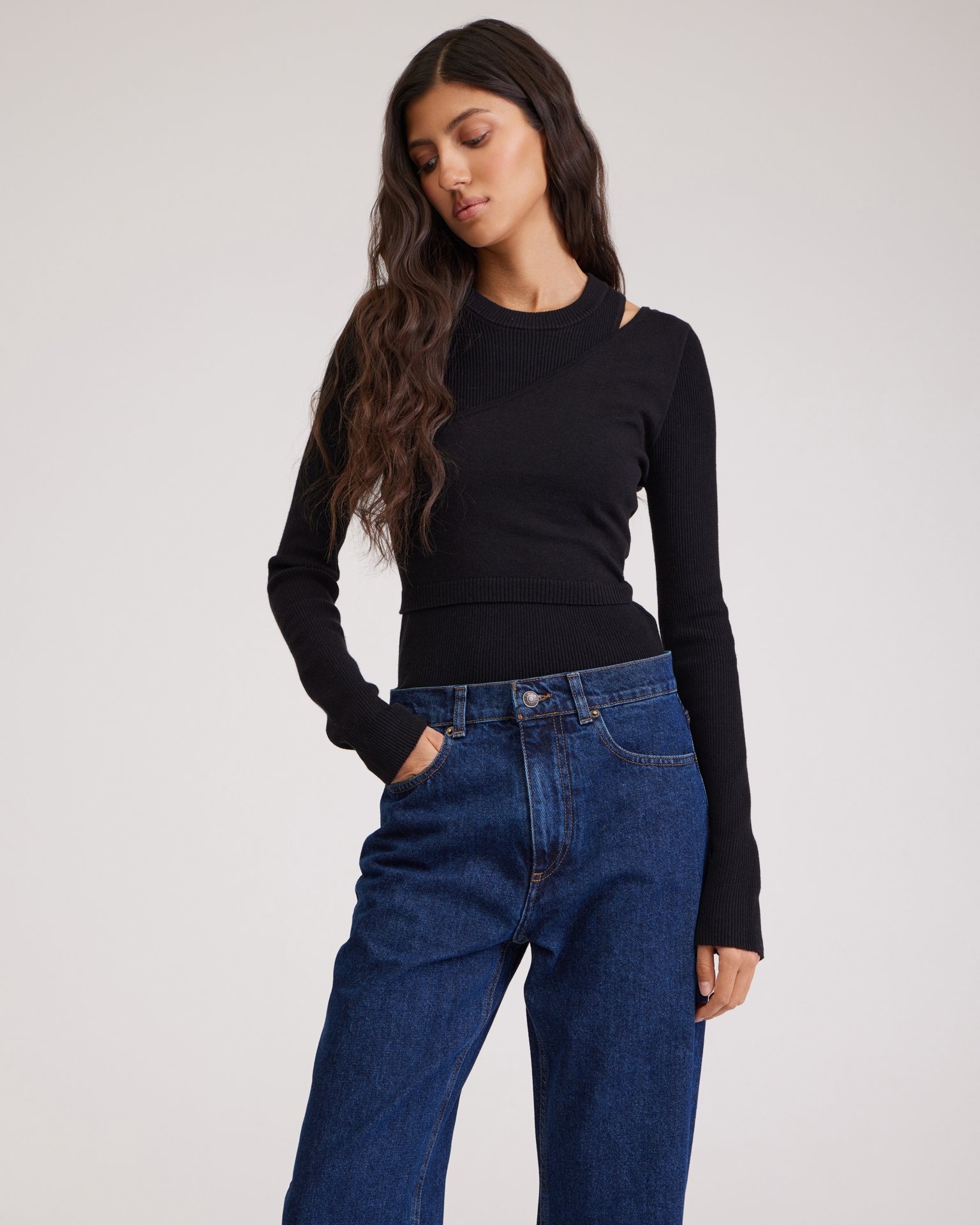 Dark blue straight-leg jeans