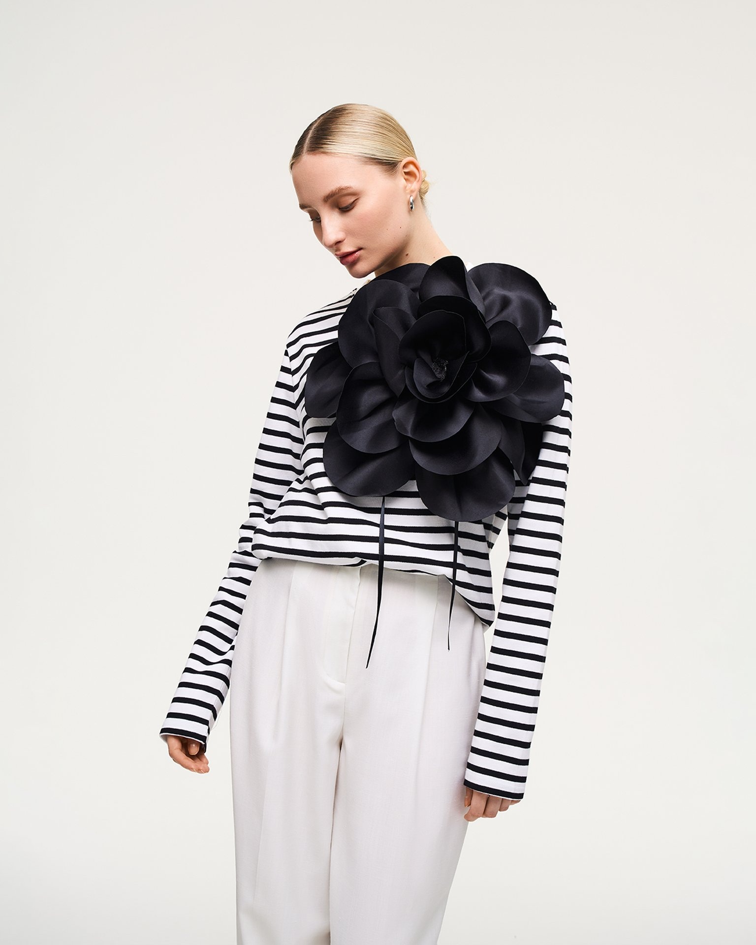 Voluminous floral accessory