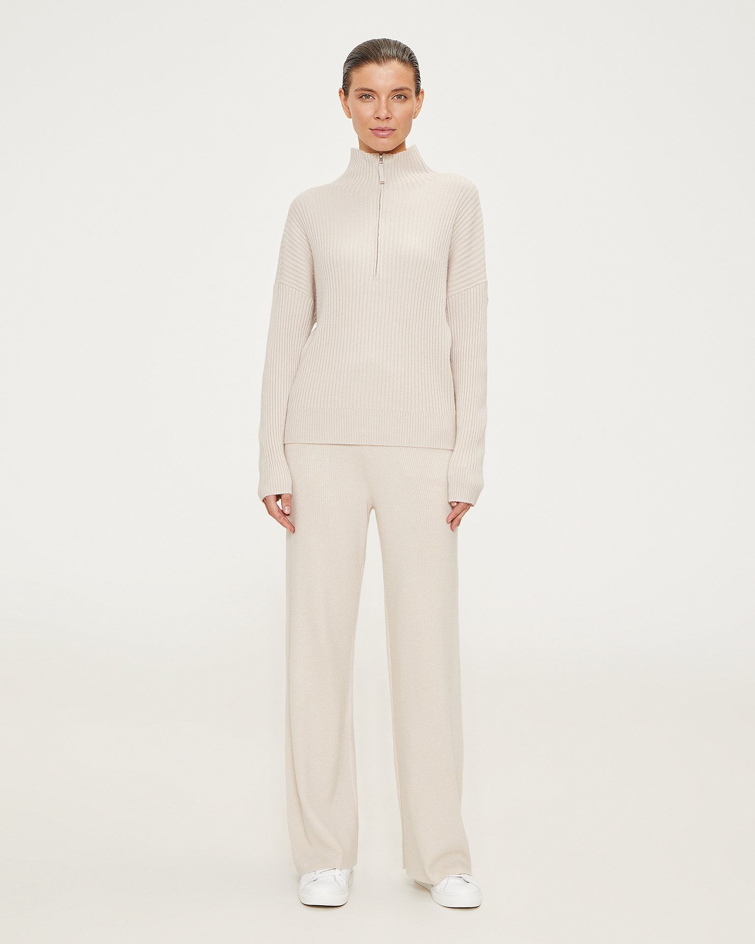 Straight-leg trousers