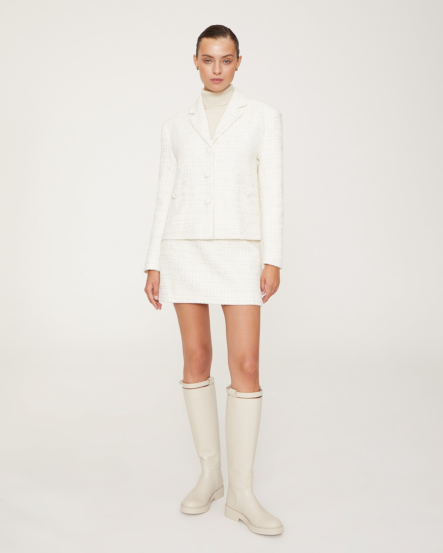 White single-breasted jacket