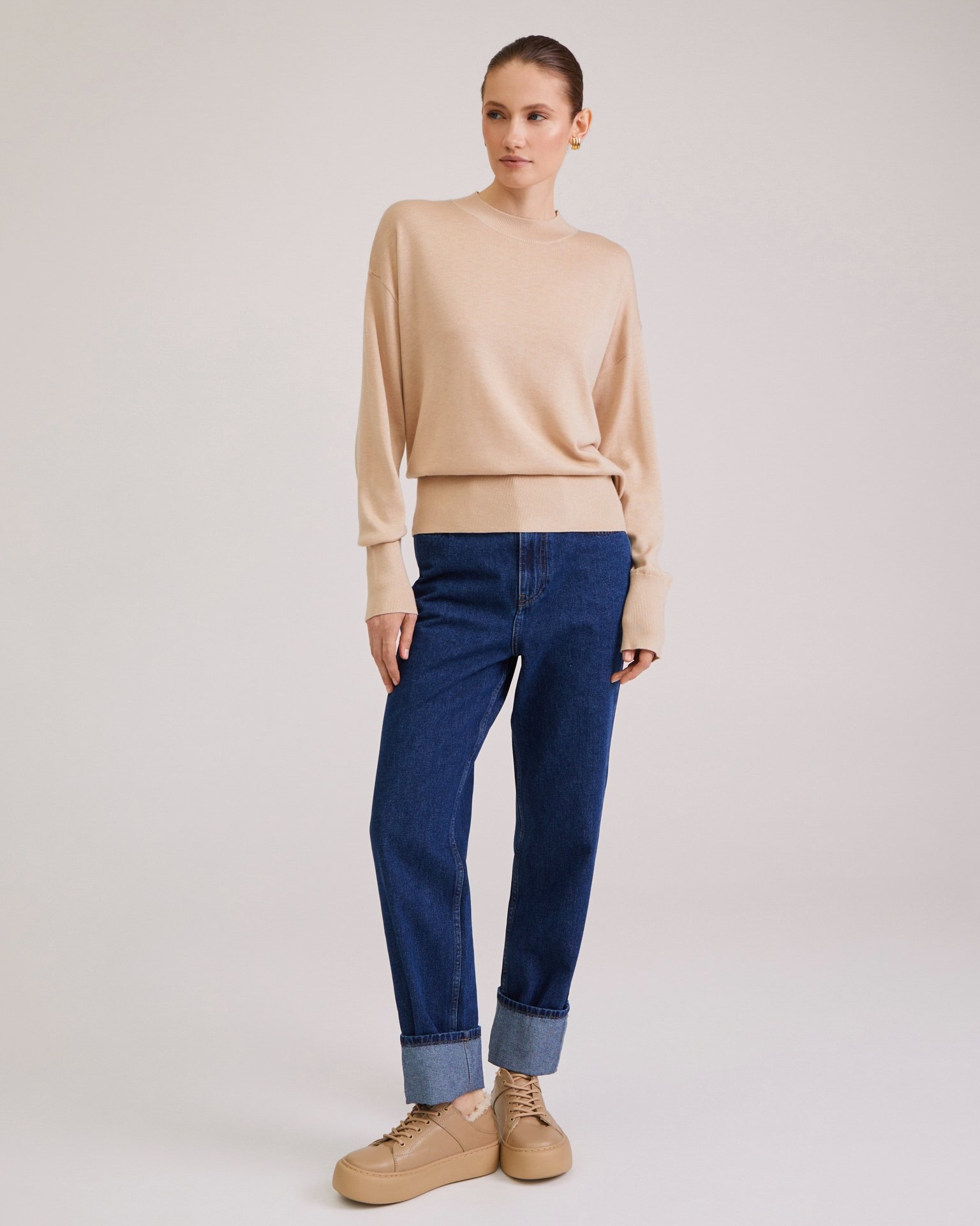 Suede sneakers with fur