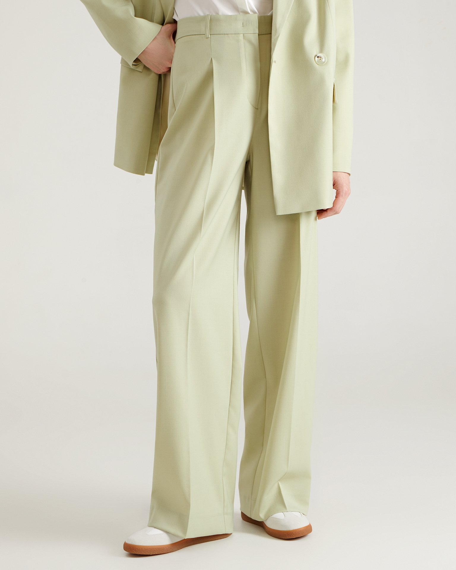 Straight wide-leg trousers