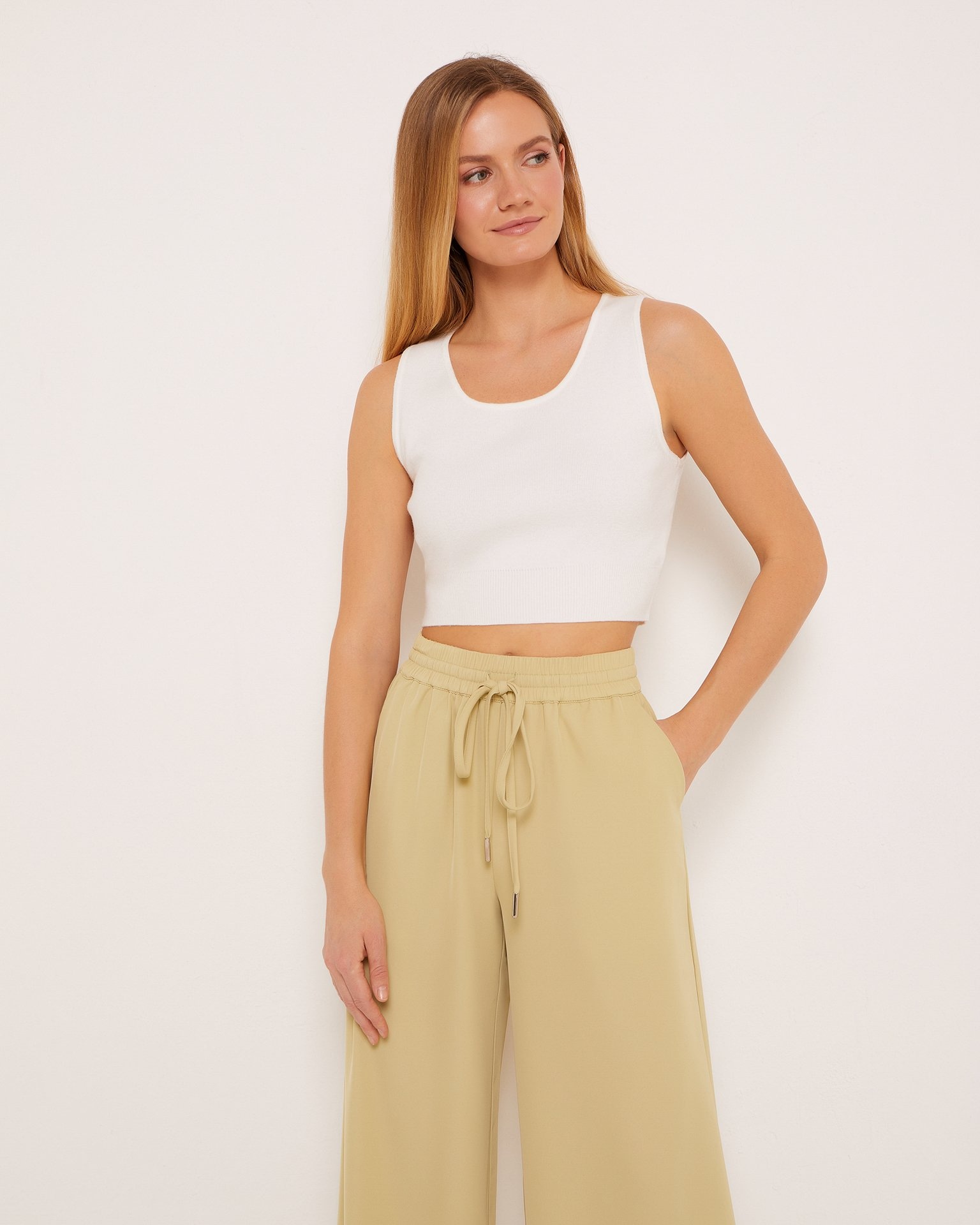 Loose-fit trousers