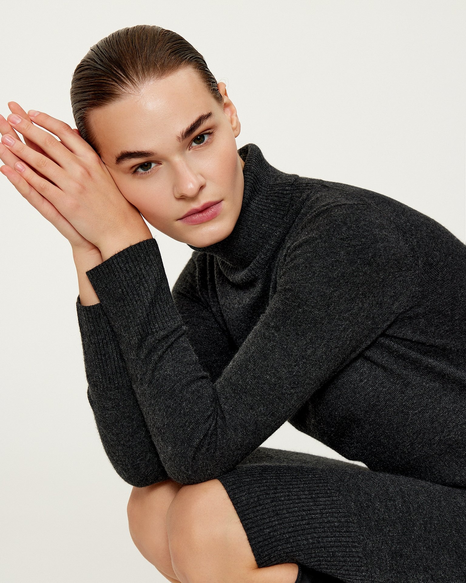 Dress with a double collar