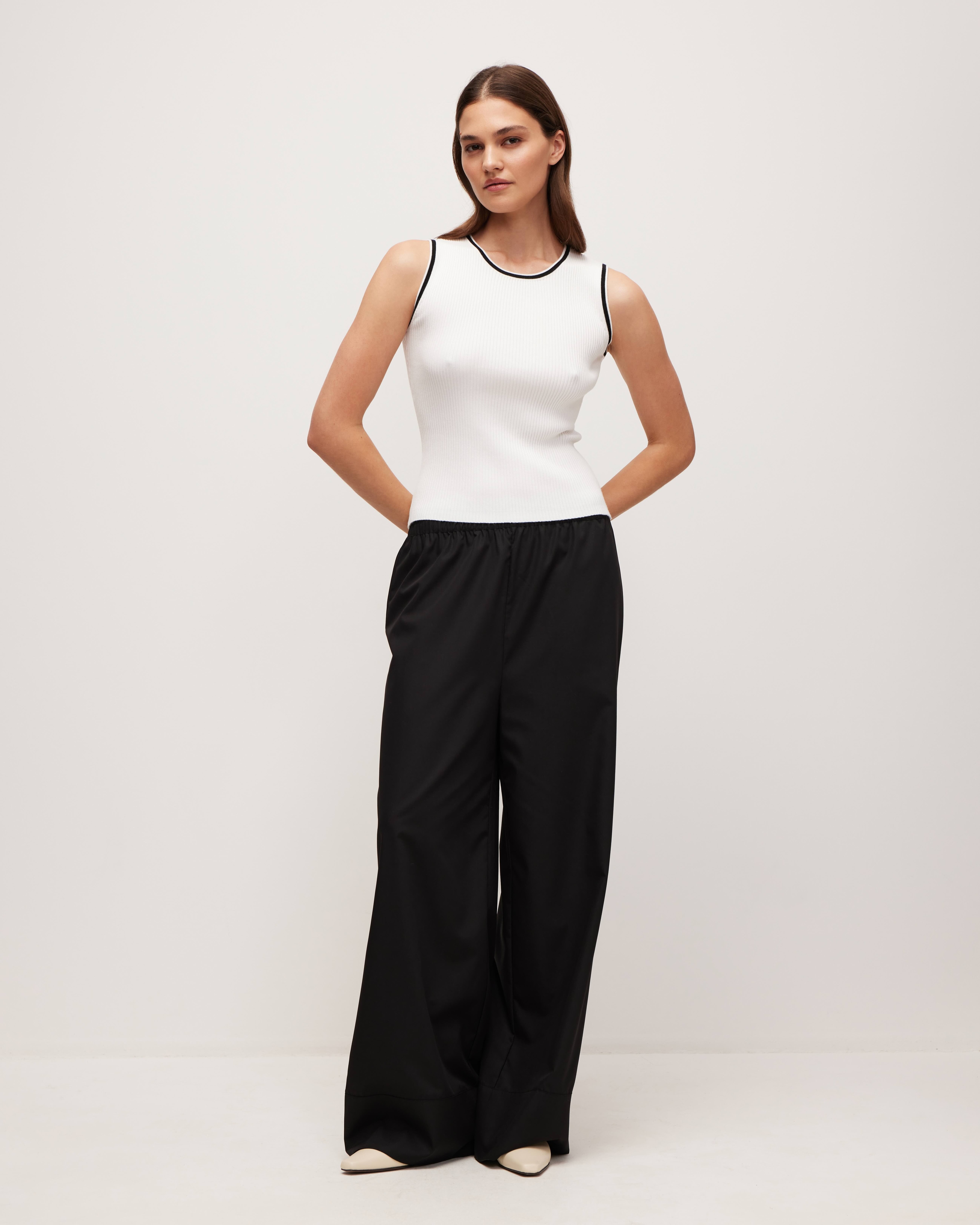 Ribbed knit top in white