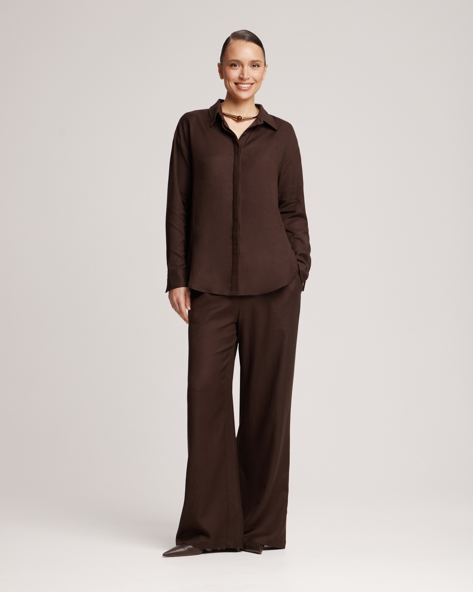 Linen suit with trousers