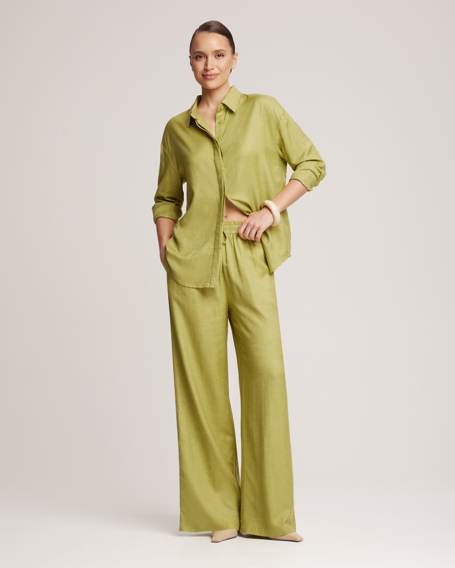 Linen suit with trousers