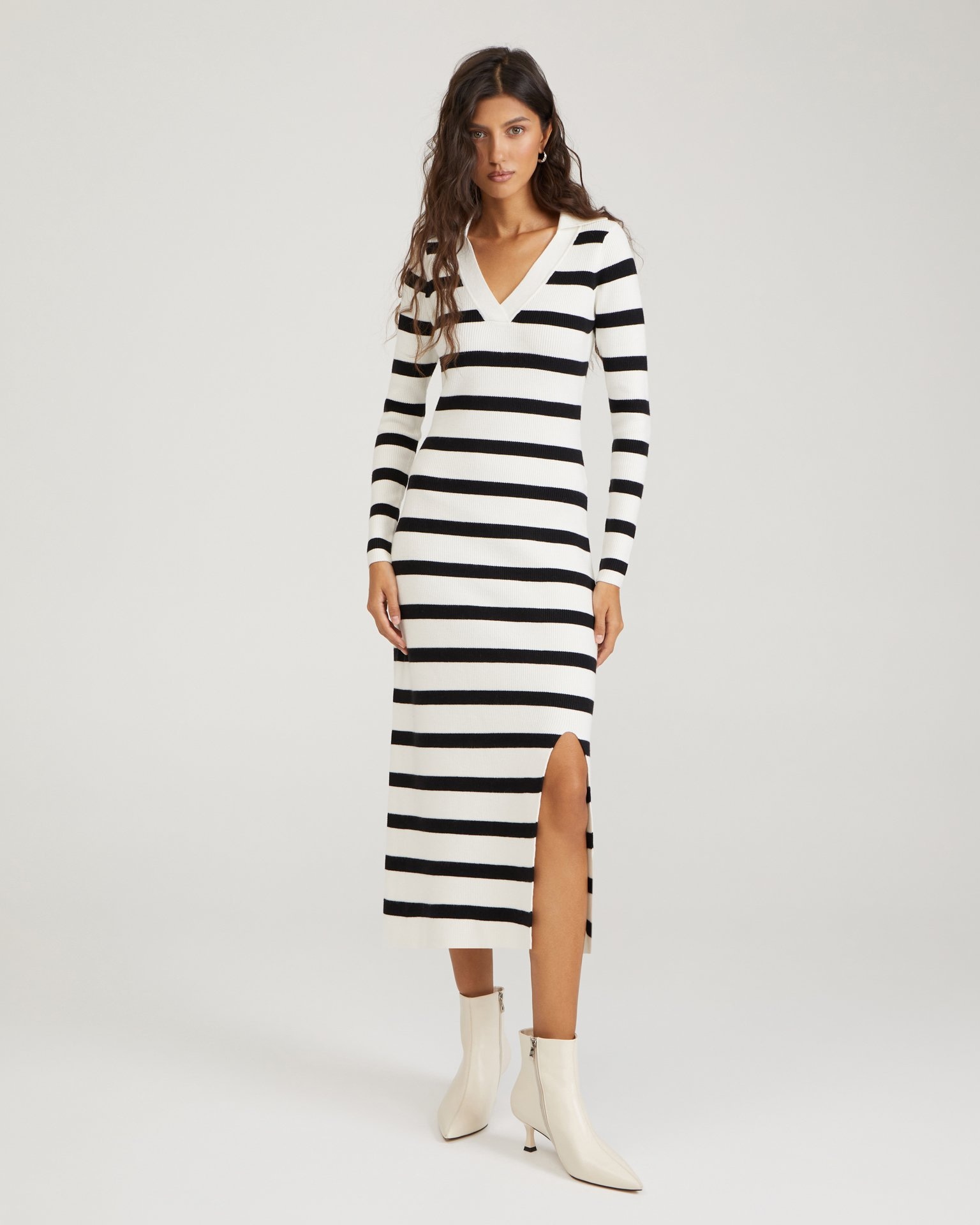 Knitted dress with a slit