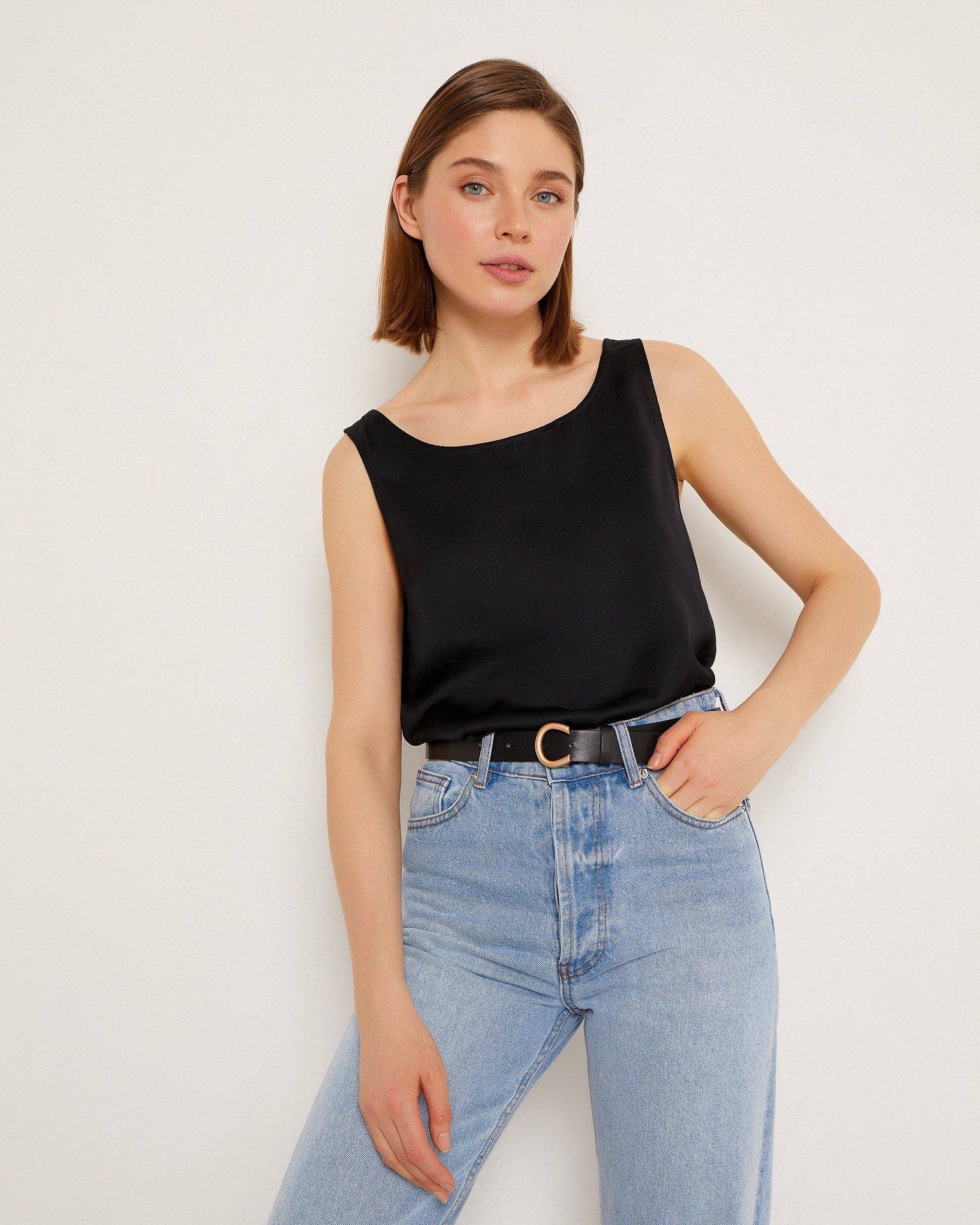 Light blue wide-leg jeans