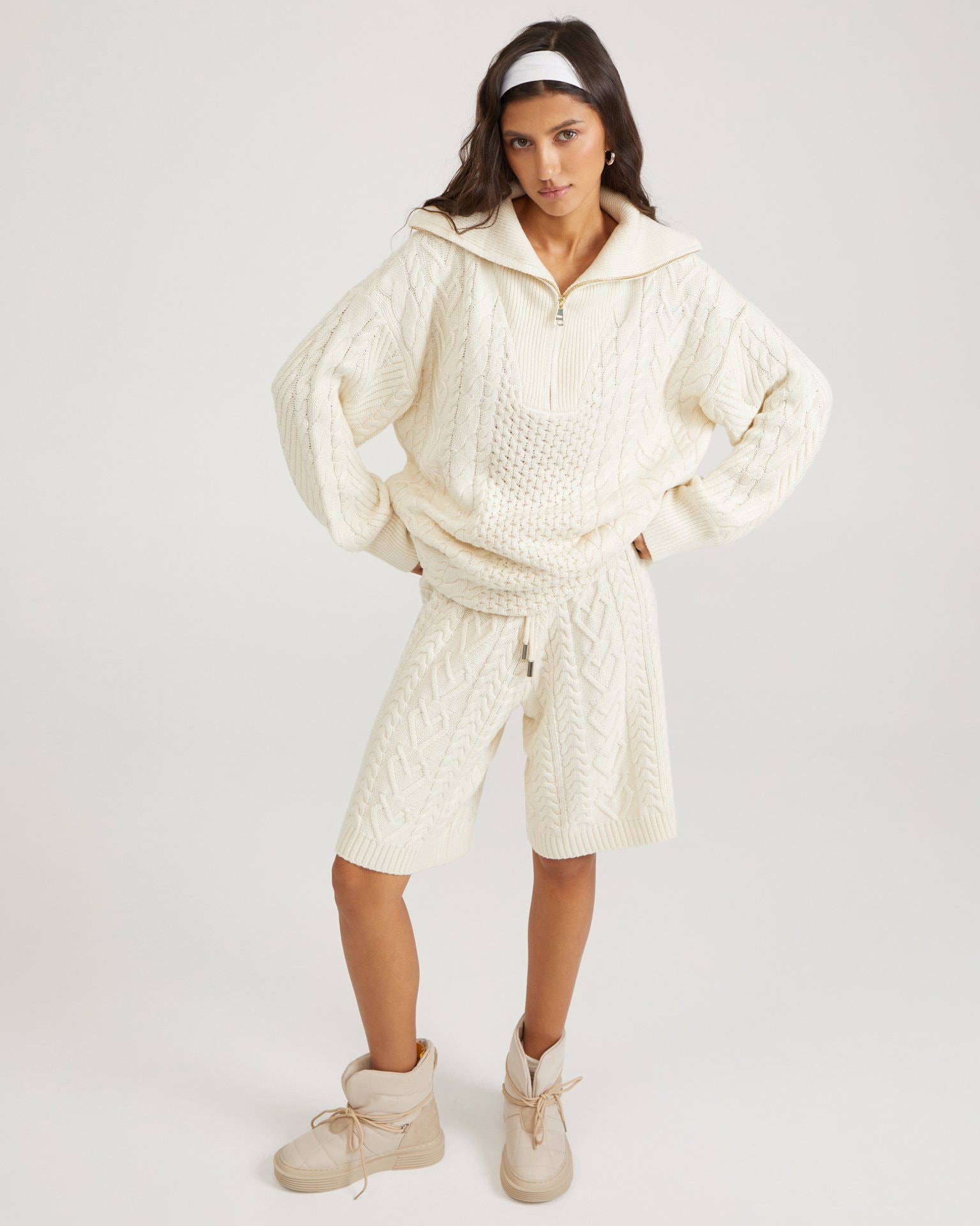 Milk-coloured sweater with zip collar, Milky