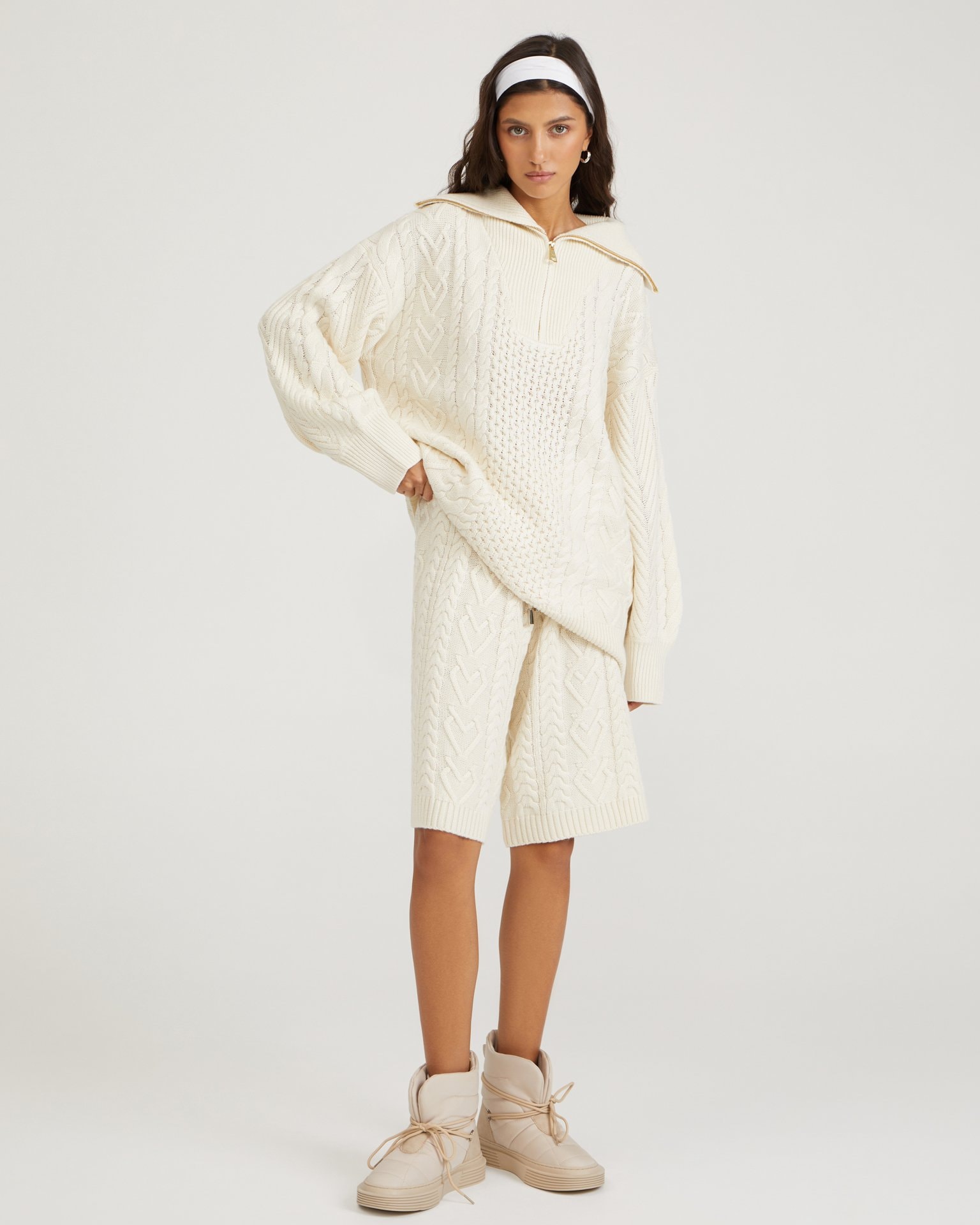 Milk-coloured sweater with zip collar, Milky — photo 8