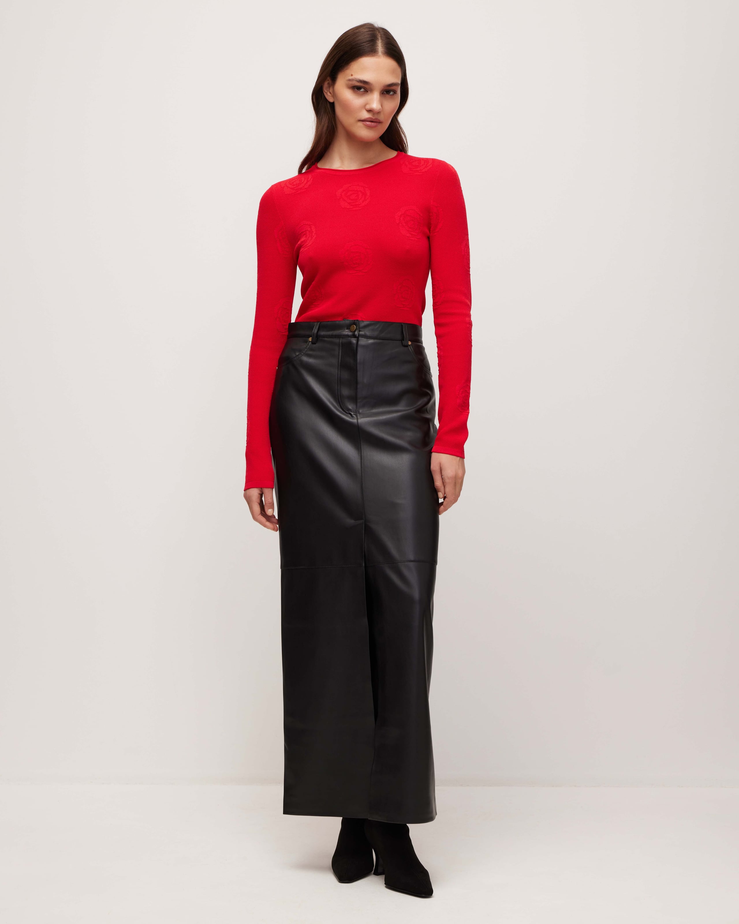 Jumper with textured roses