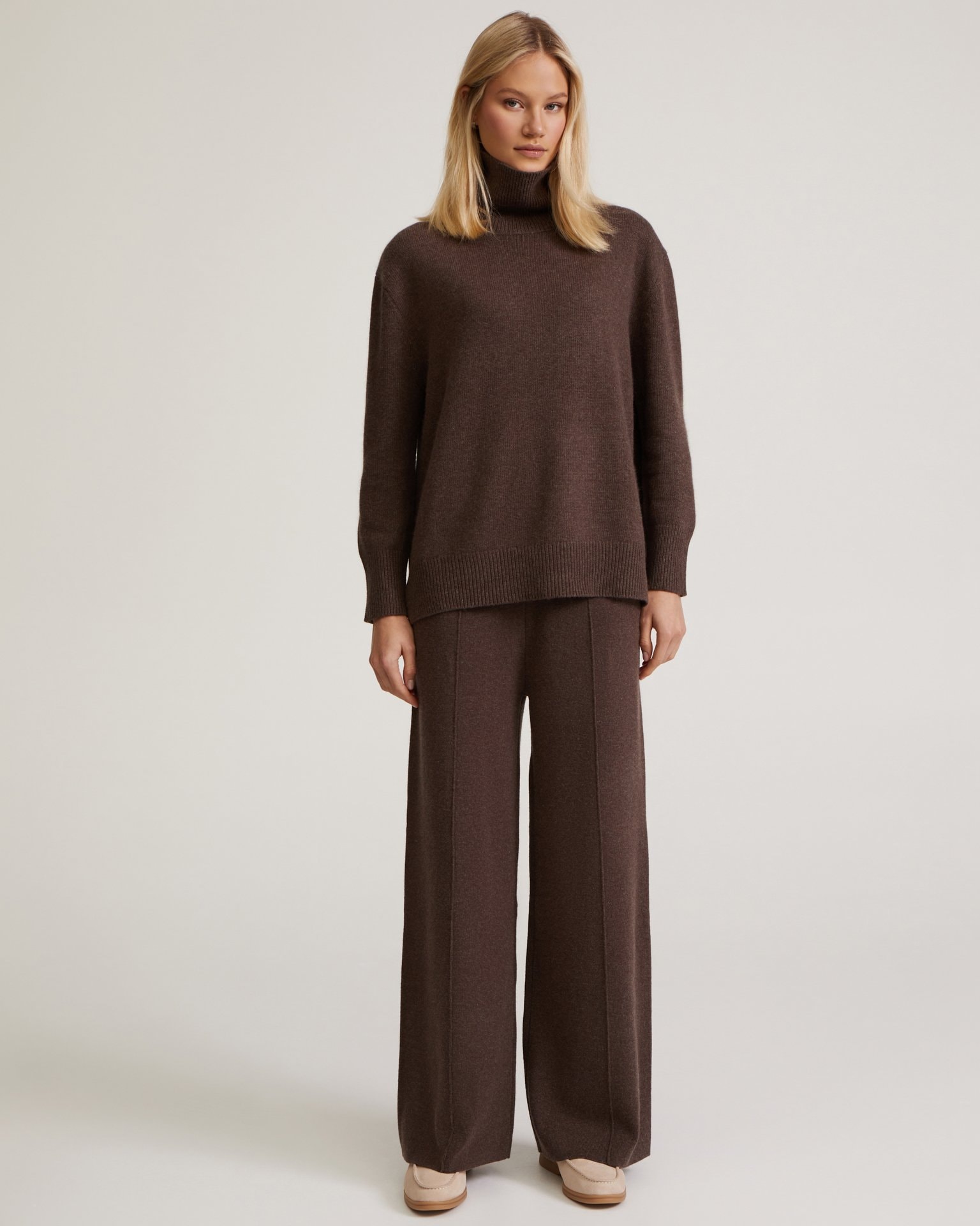 Knitted suit in chocolate brown, Brown — photo 5