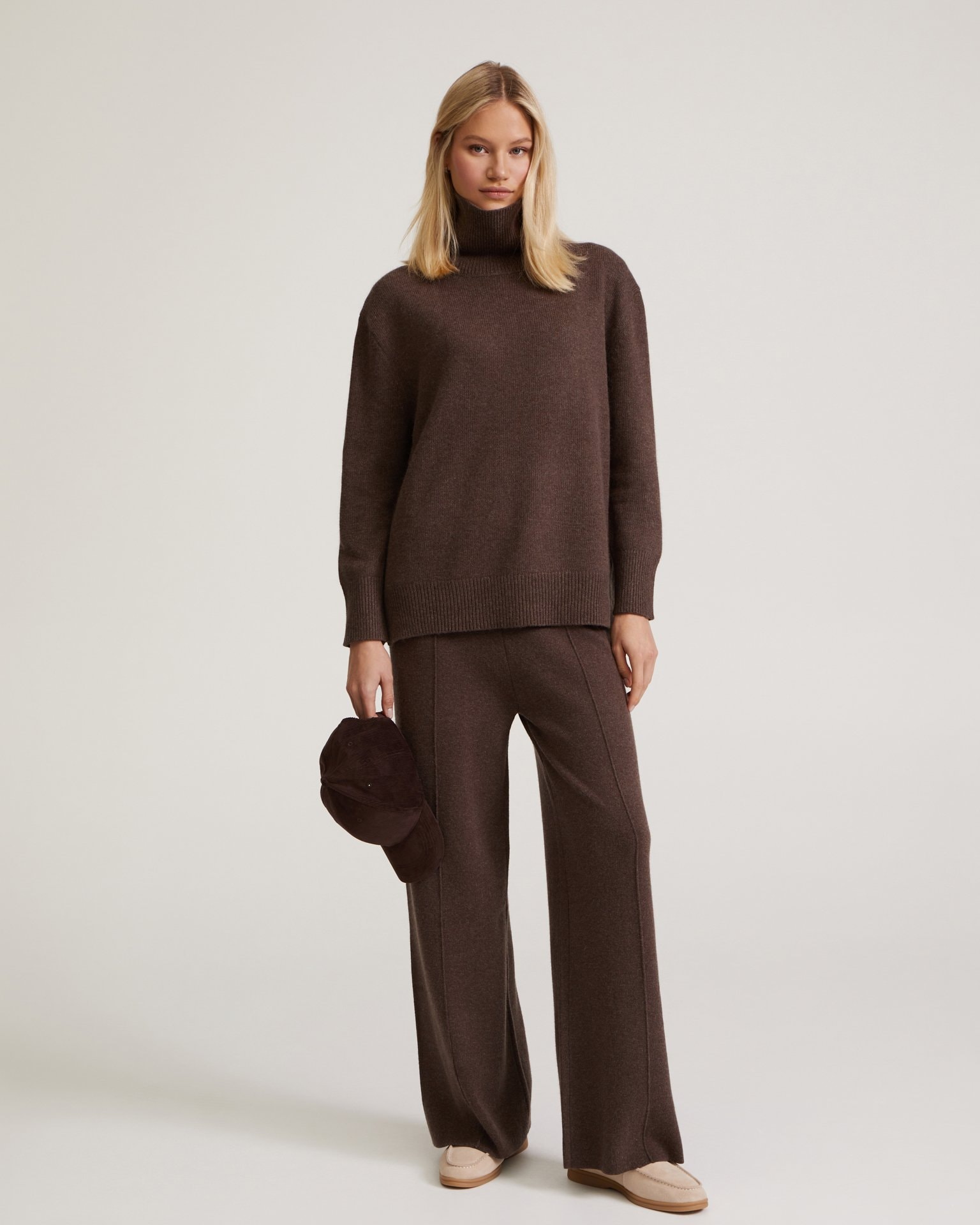 Knitted suit in chocolate brown, Brown — photo 6