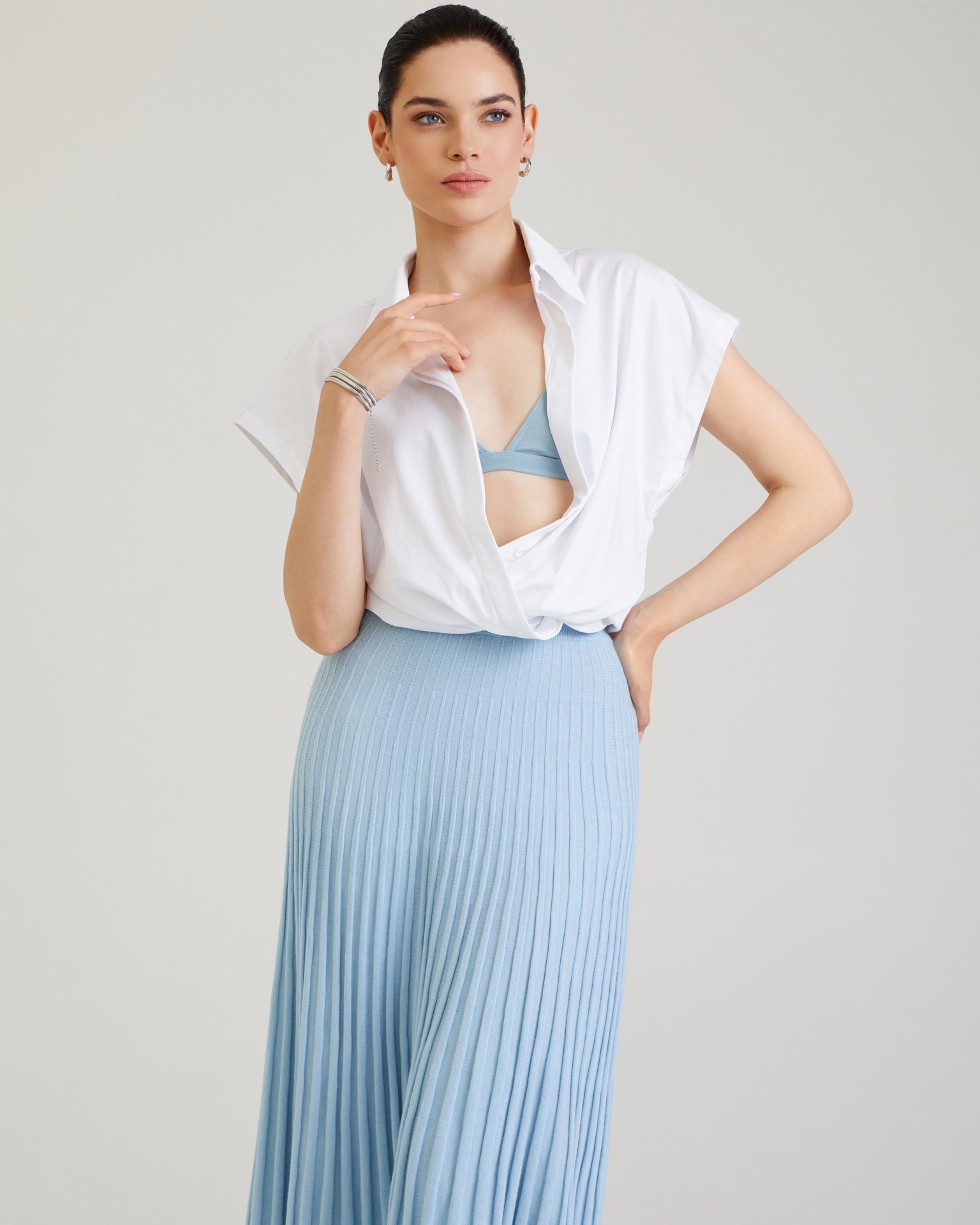 Pleated midi skirt in light blue