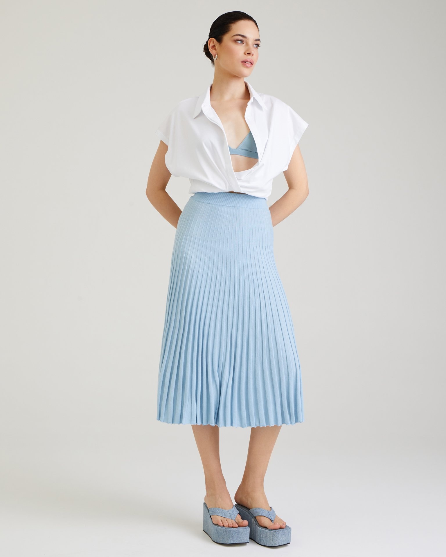 Pleated midi skirt in light blue