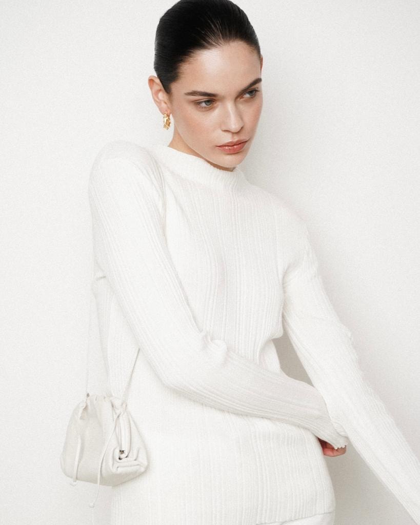 Fitted white jumper, White
