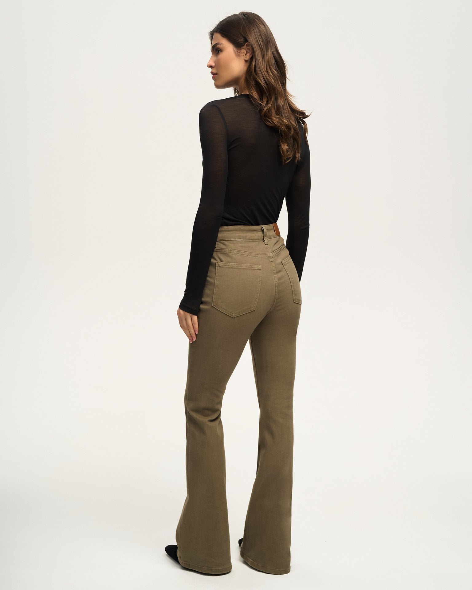Flared jeans in khaki