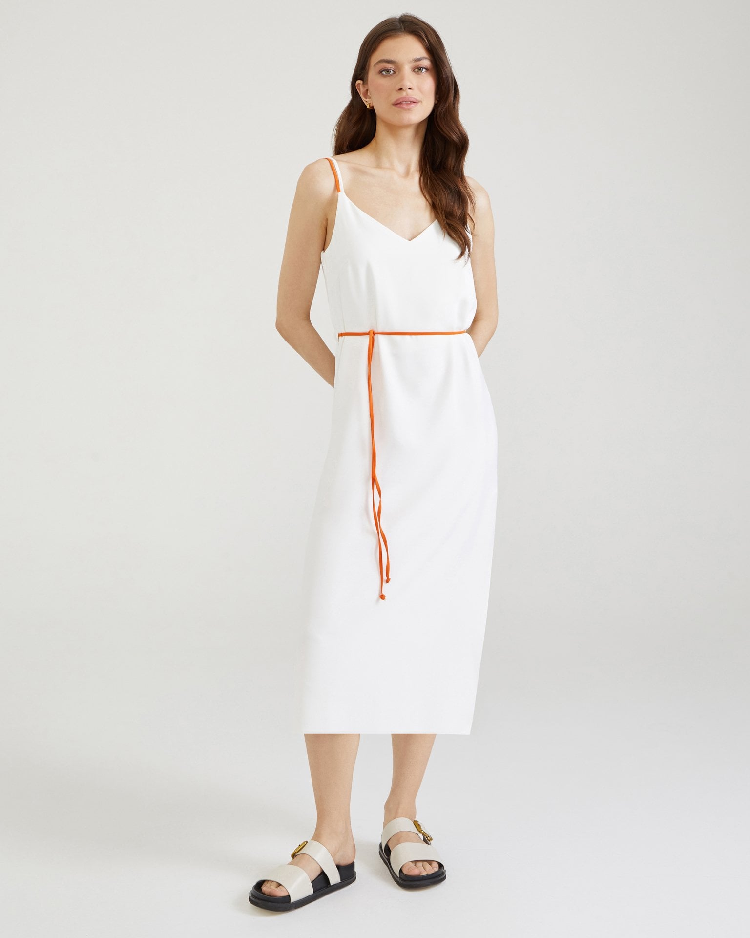 Dress with a thin belt