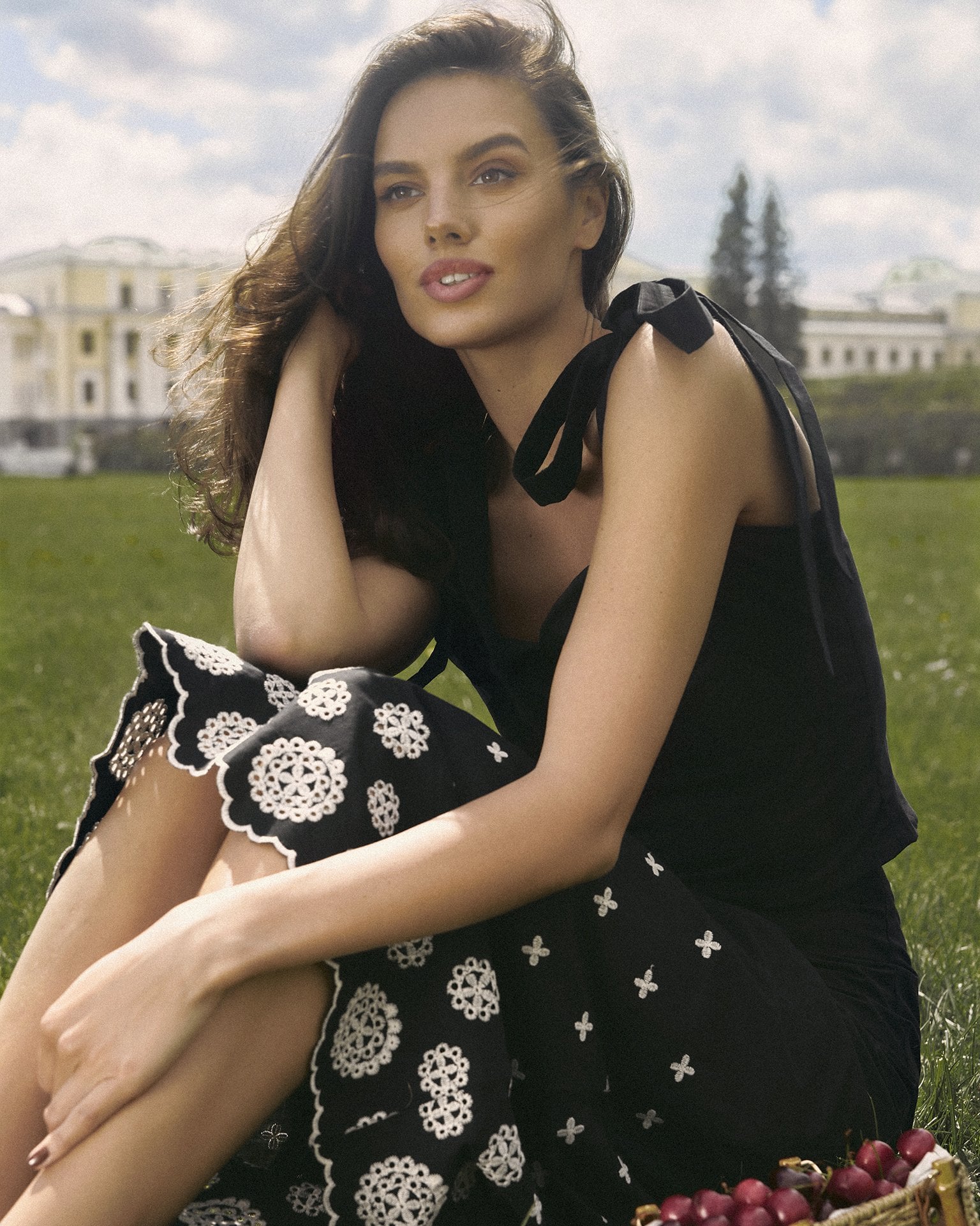 Skirt with embroidery