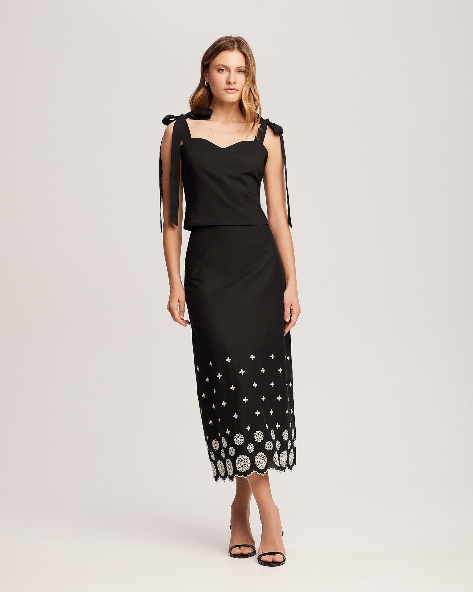 Skirt with embroidery