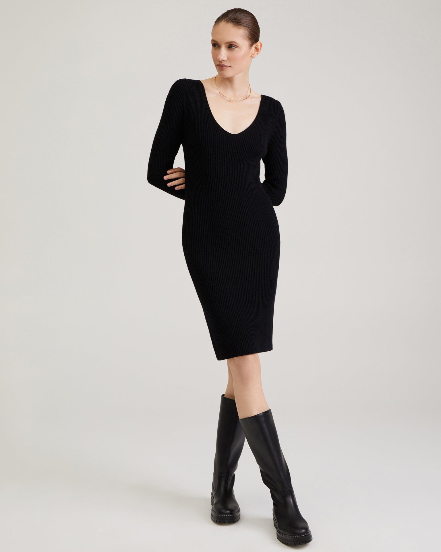 Dress with a neckline